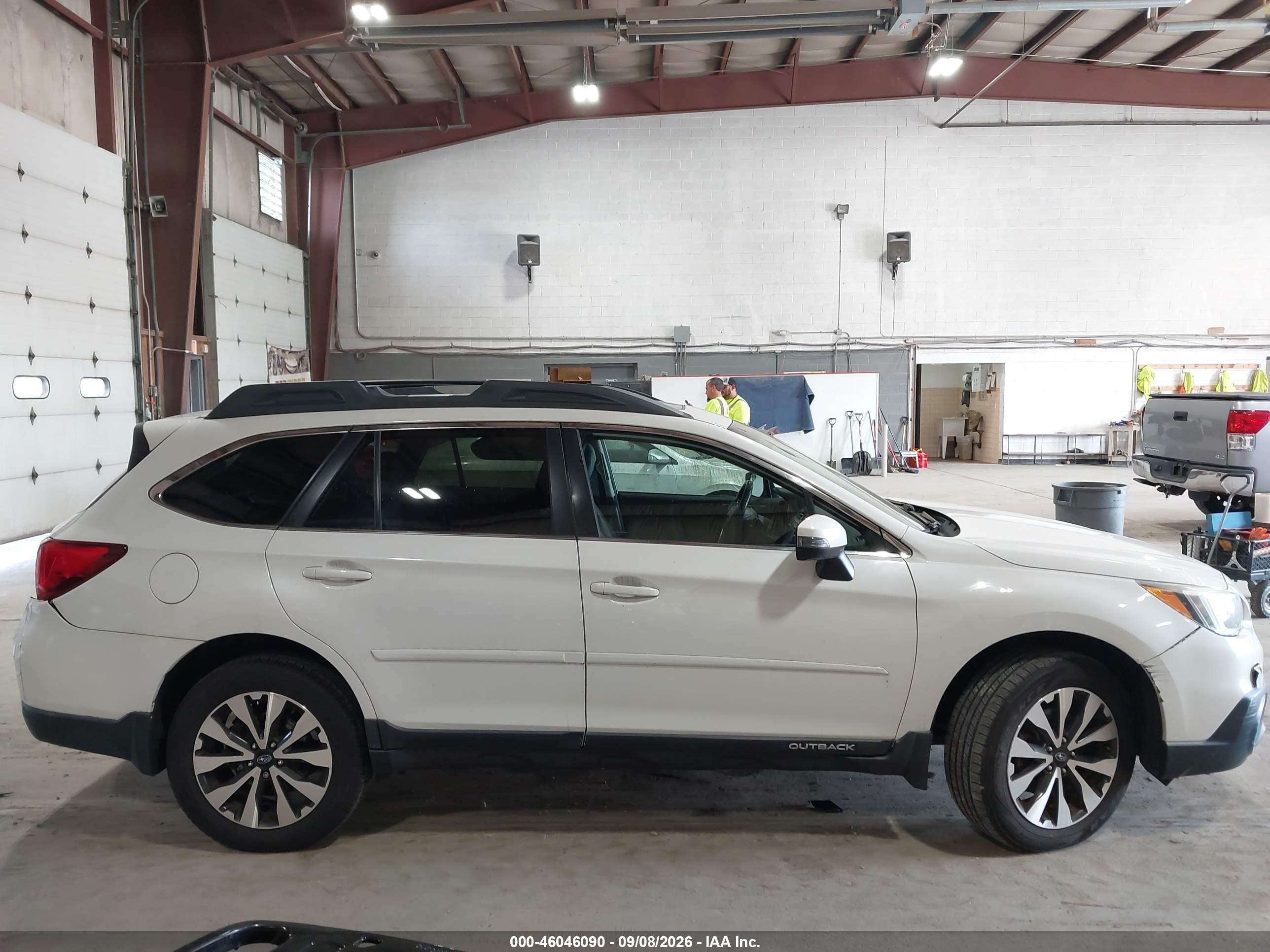 2015 Subaru Outback 2.5i Limited Белый vin: 4S4BSANC2F3336165