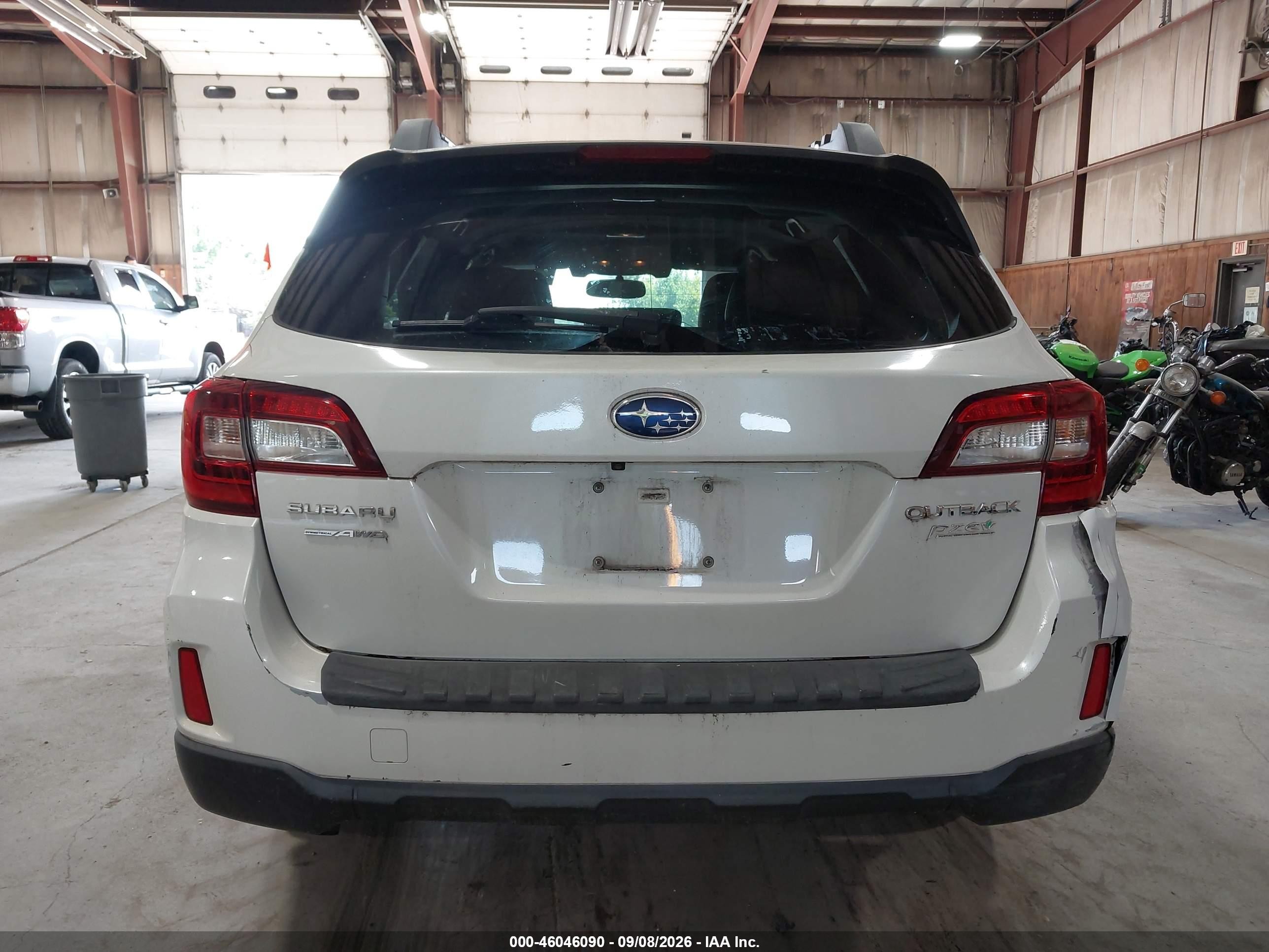 2015 Subaru Outback 2.5i Limited Белый vin: 4S4BSANC2F3336165