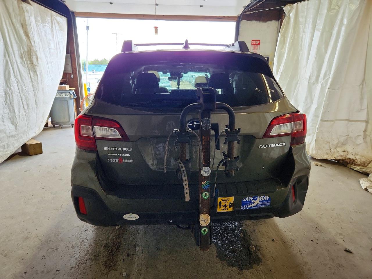 2018 Subaru Outback 2.5i Limited Green vin: 4S4BSANC2J3330598