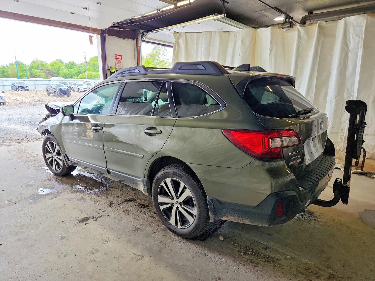 2018 Subaru Outback 2.5i Limited Green vin: 4S4BSANC2J3330598