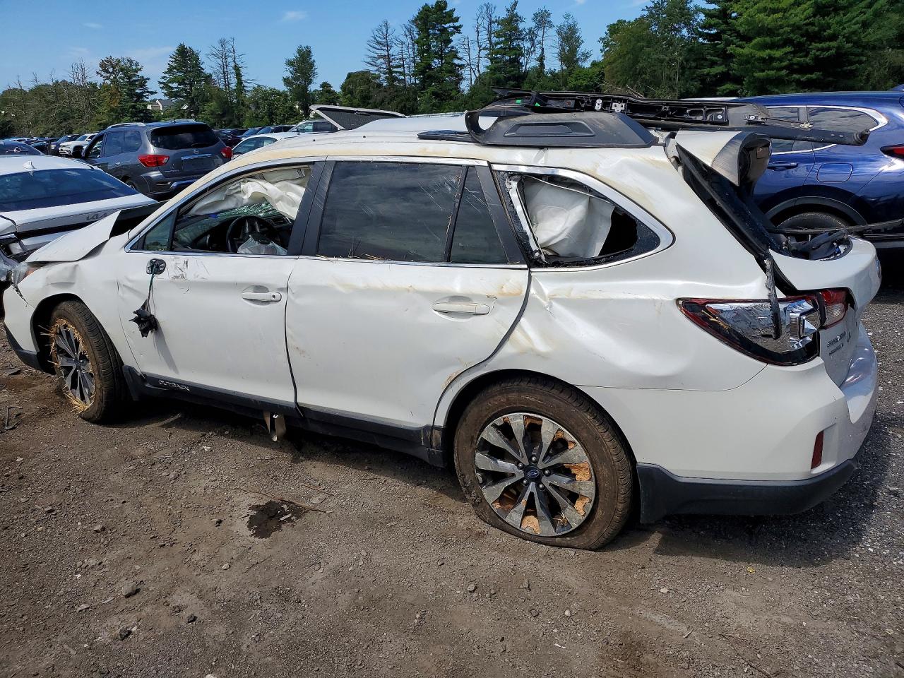 2015 Subaru Outback 2.5i Limited White vin: 4S4BSANC3F3256132