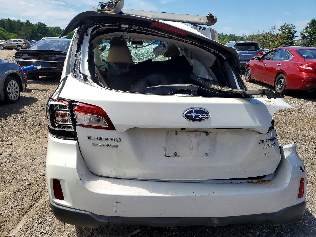 2015 Subaru Outback 2.5i Limited White vin: 4S4BSANC3F3256132