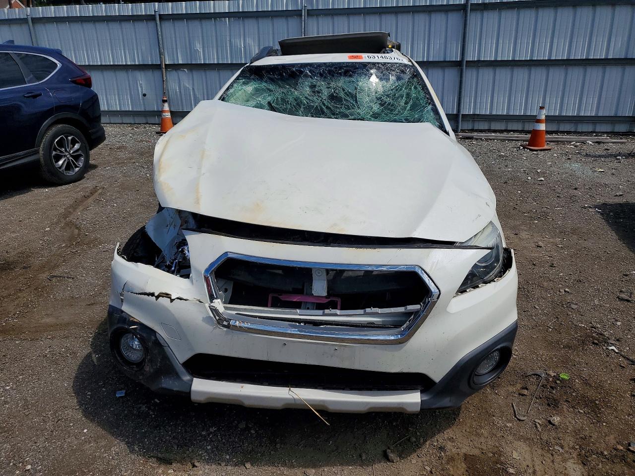2015 Subaru Outback 2.5i Limited White vin: 4S4BSANC3F3256132
