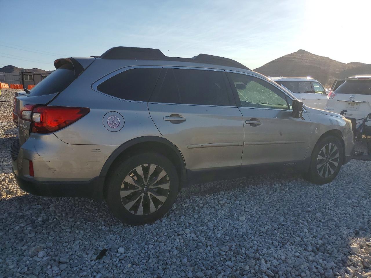 2015 Subaru Outback 2.5i Limited Gray vin: 4S4BSANC3F3271827
