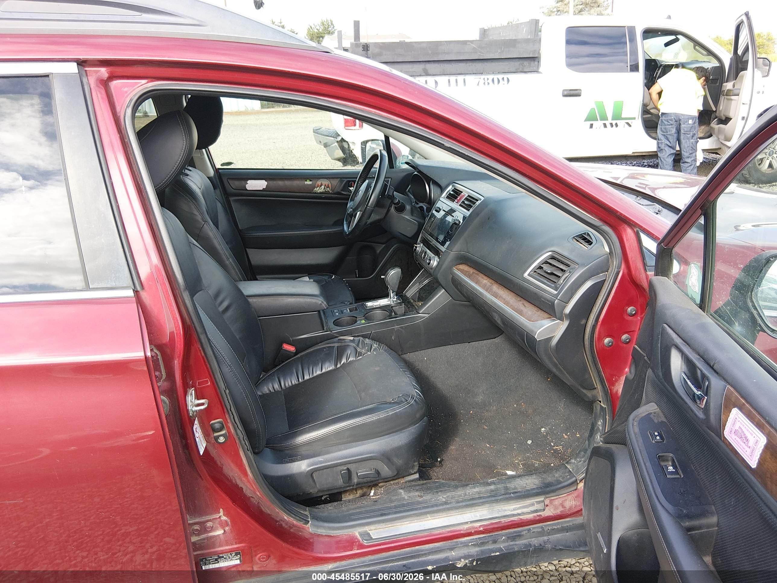 2015 Subaru Outback 2.5i Limited Red vin: 4S4BSANC3F3285971