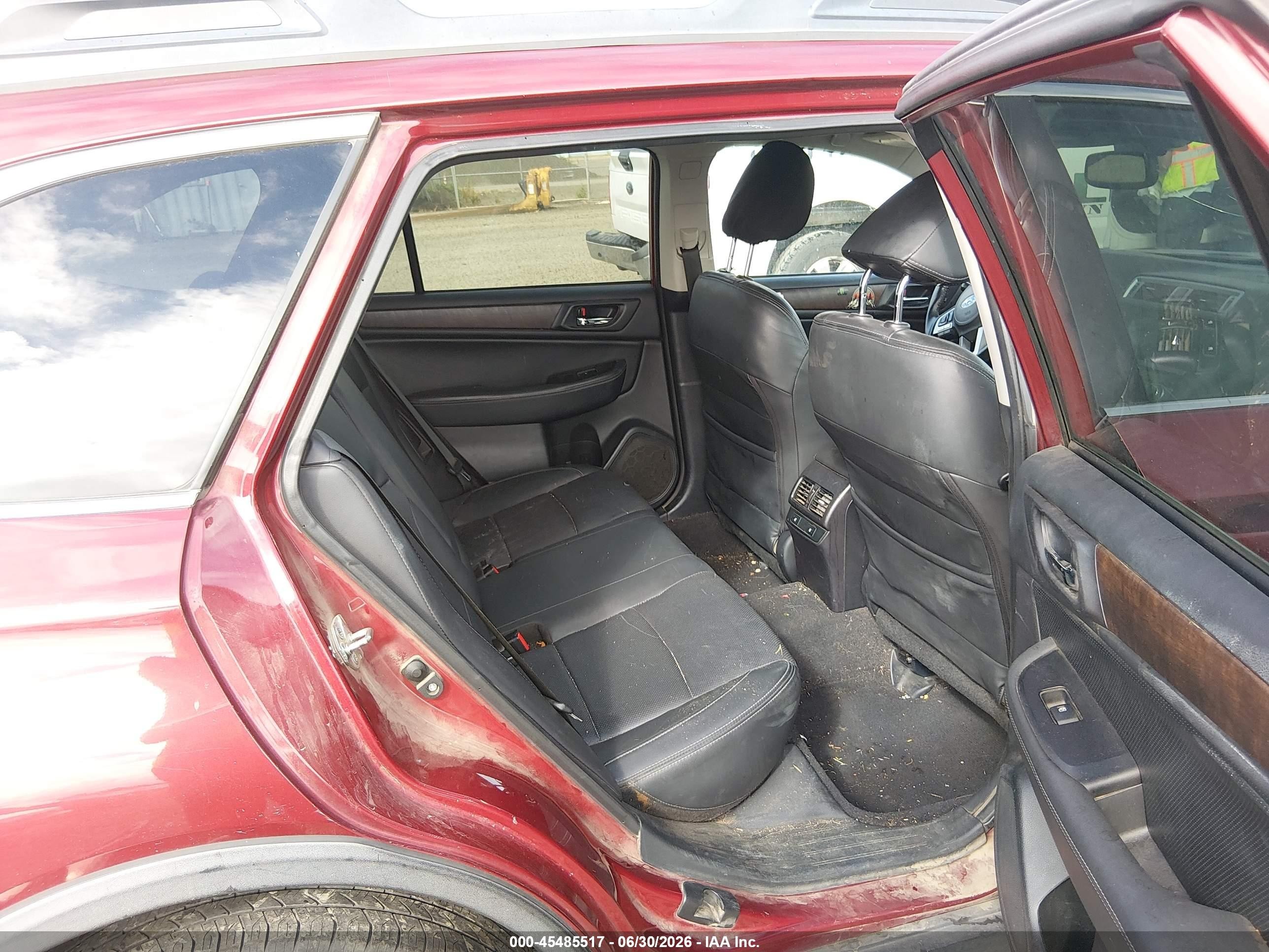 2015 Subaru Outback 2.5i Limited Red vin: 4S4BSANC3F3285971
