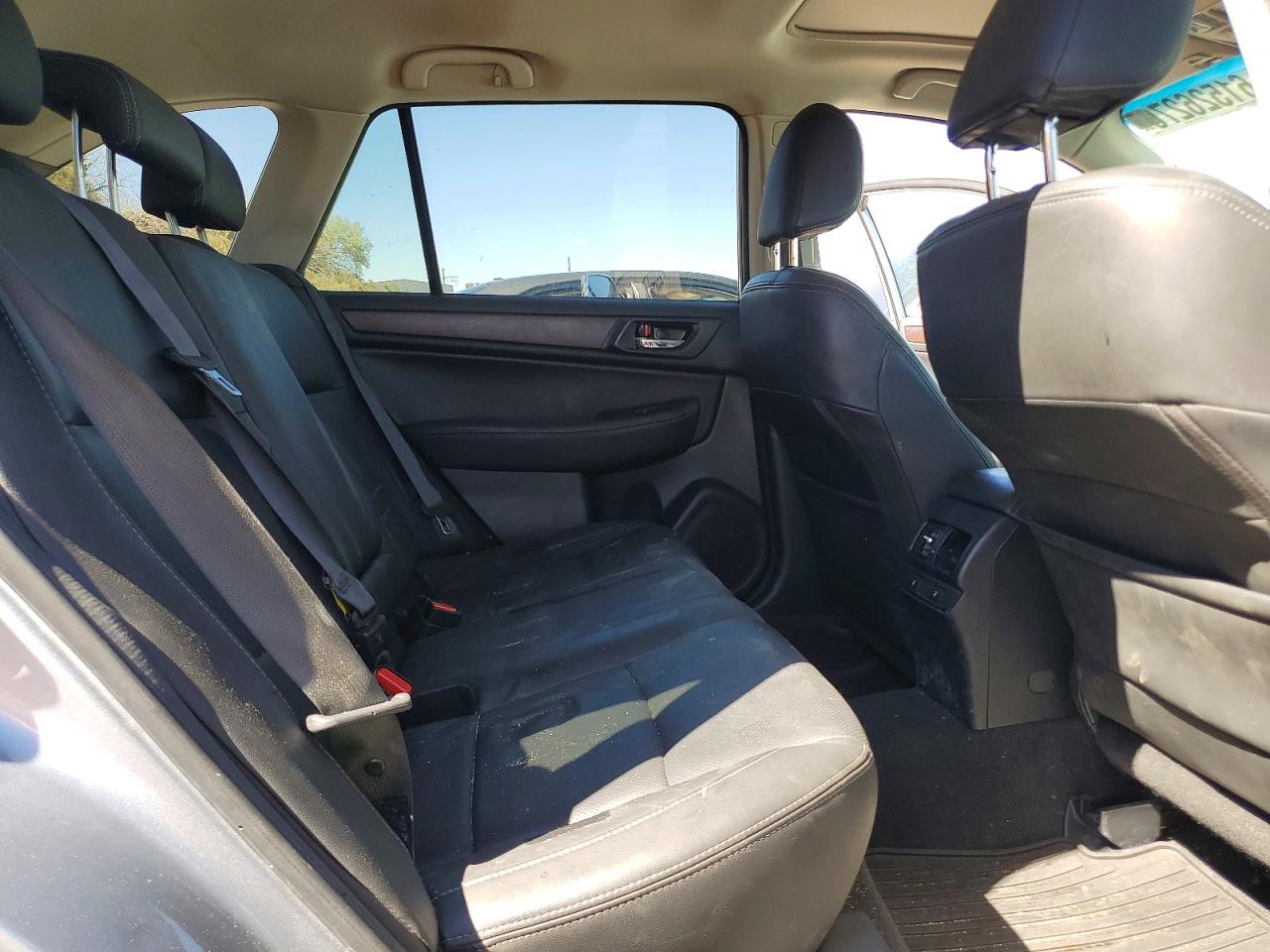 2015 Subaru Outback 2.5i Limited Silver vin: 4S4BSANC3F3336952