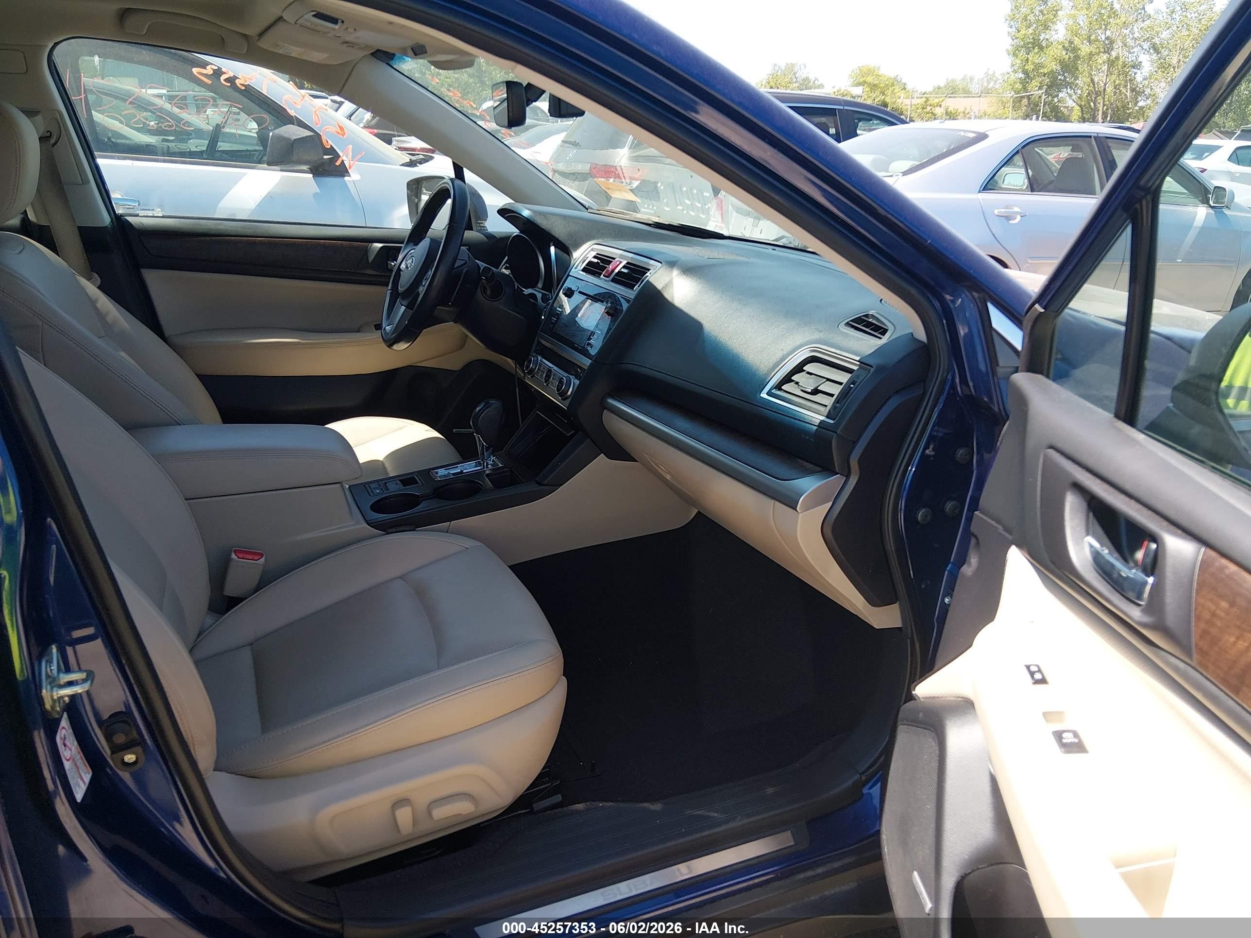 2017 Subaru Outback 2.5i Limited Синий vin: 4S4BSANC3H3430879