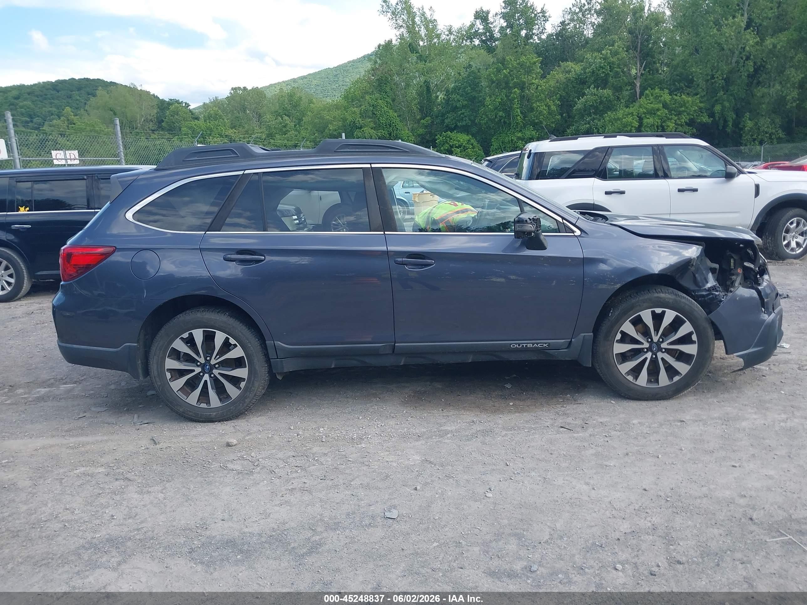 2017 Subaru Outback 2.5i Limited Blue vin: 4S4BSANC3H3431952