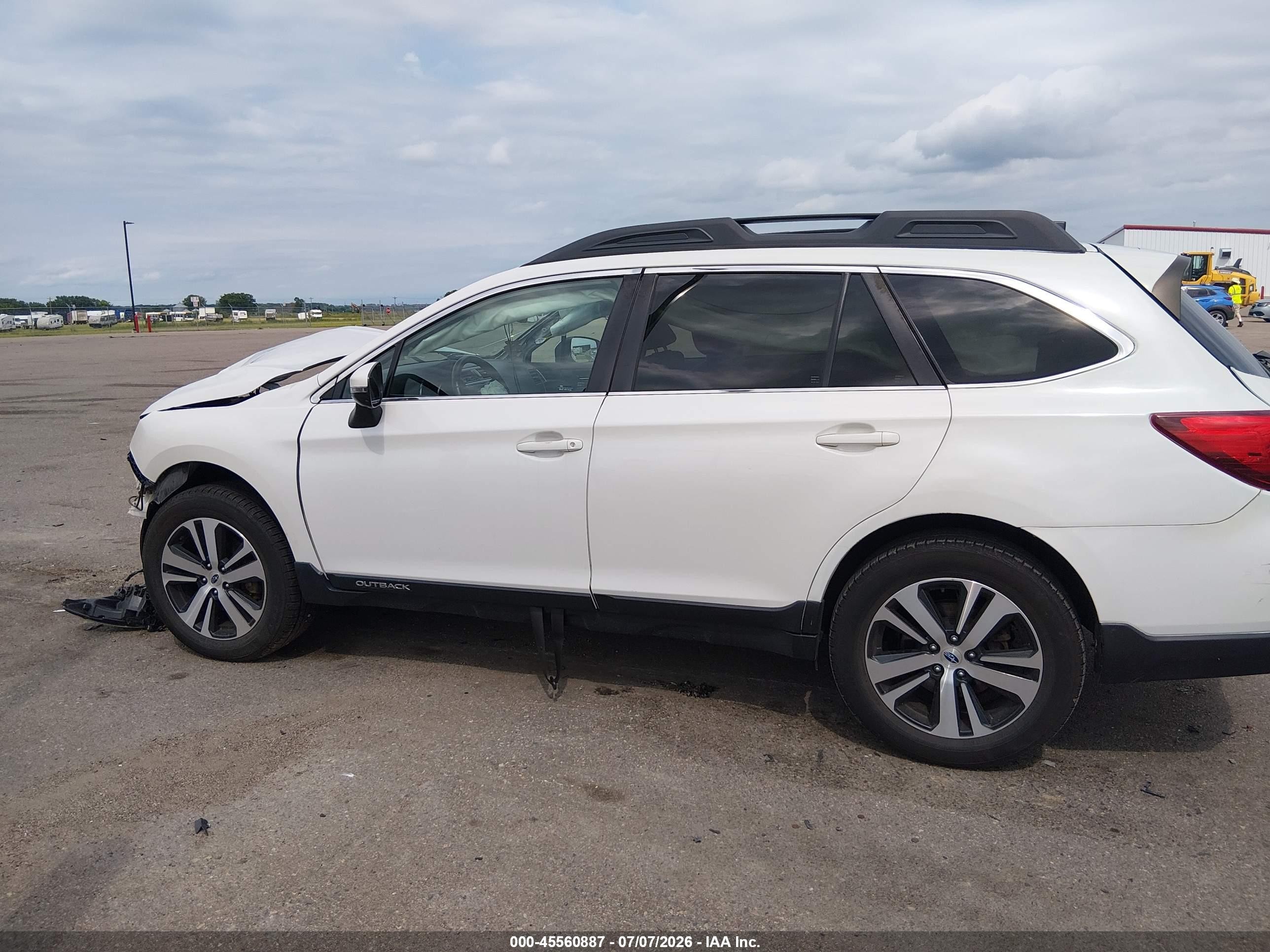 2019 Subaru Outback 2.5i Limited White vin: 4S4BSANC3K3315979