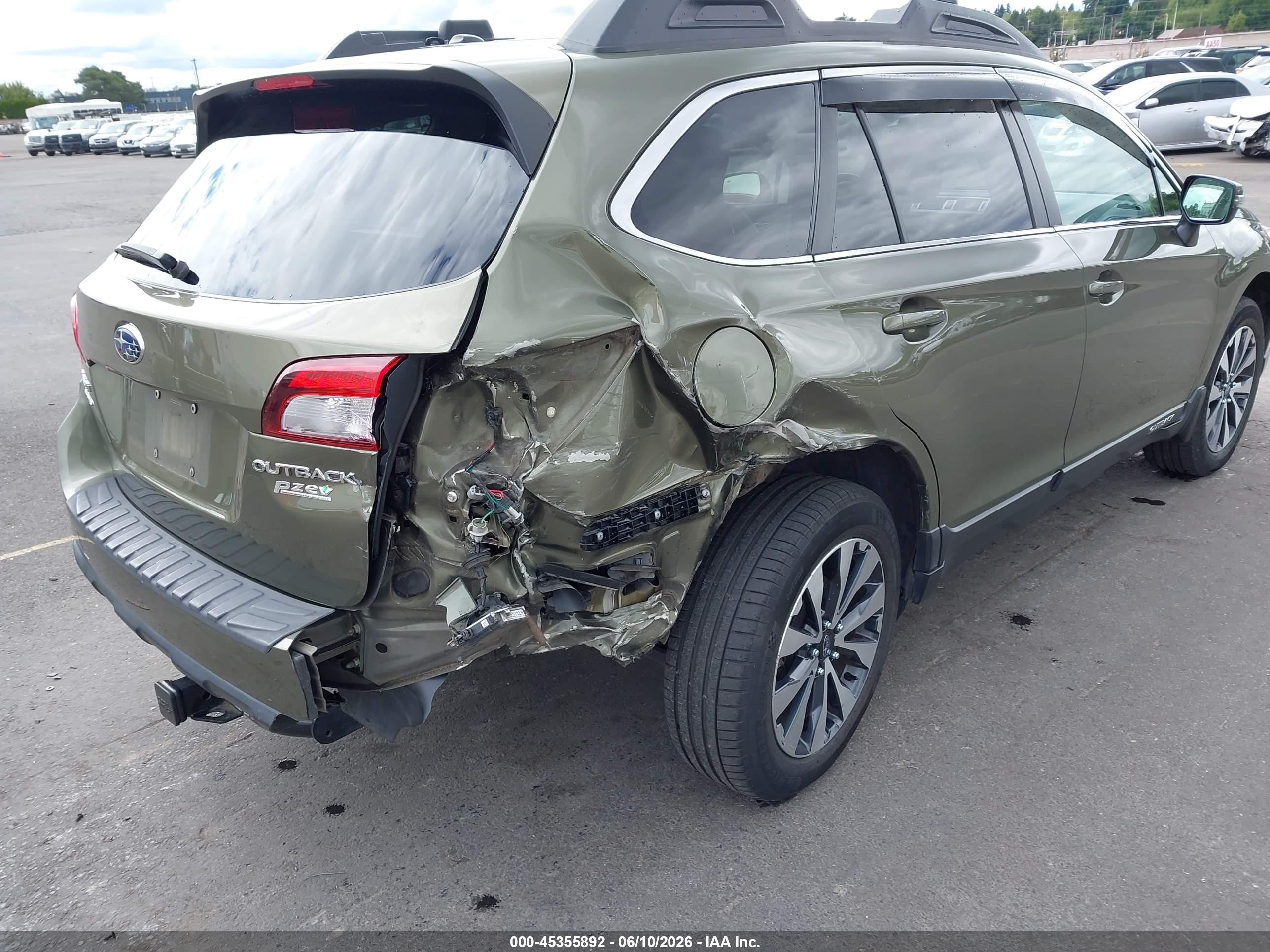 2015 Subaru Outback 2.5i Limited Green vin: 4S4BSANC4F3274199
