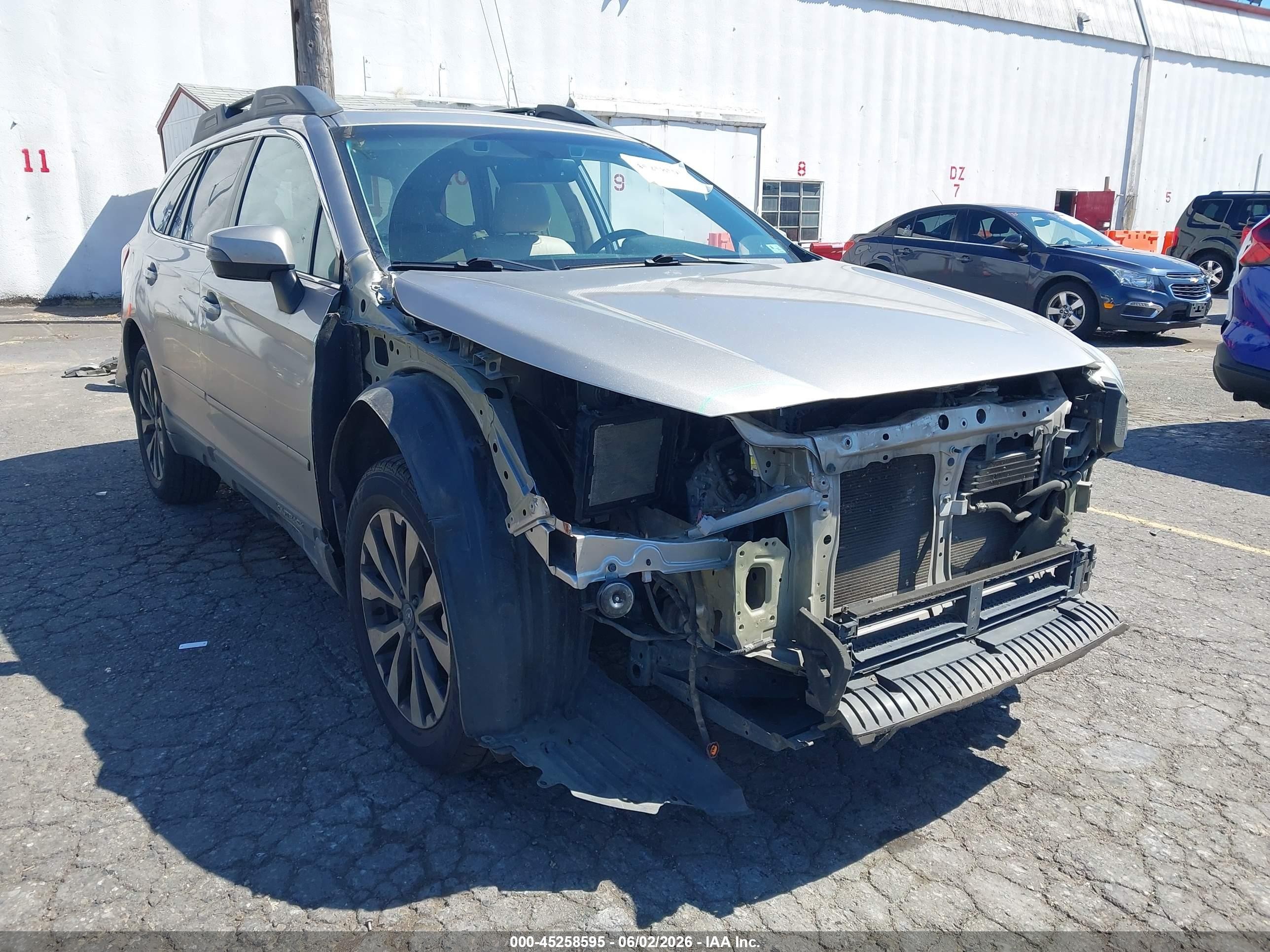 2015 Subaru Outback 2.5i Limited Gold vin: 4S4BSANC4F3285929
