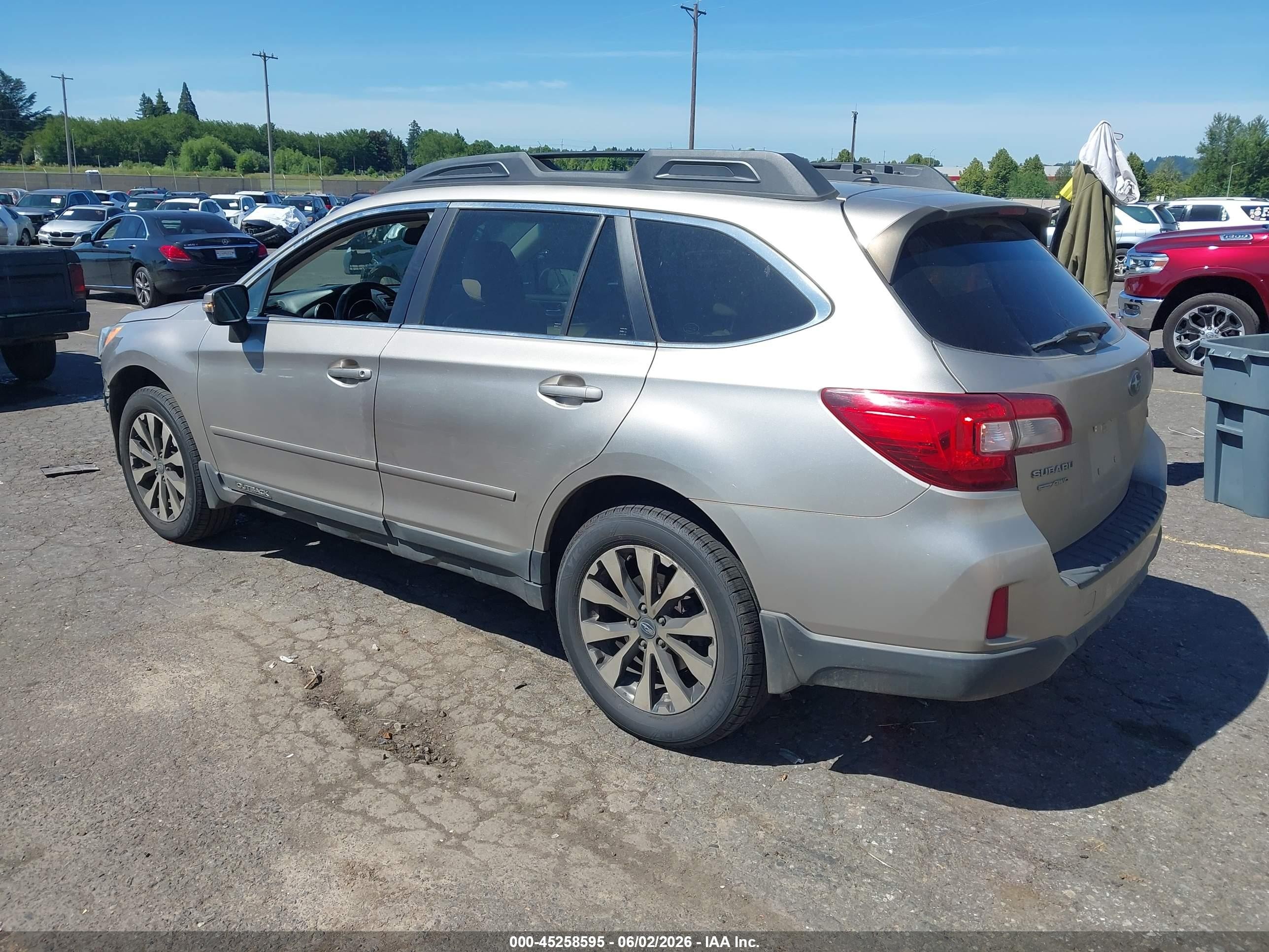 2015 Subaru Outback 2.5i Limited Gold vin: 4S4BSANC4F3285929