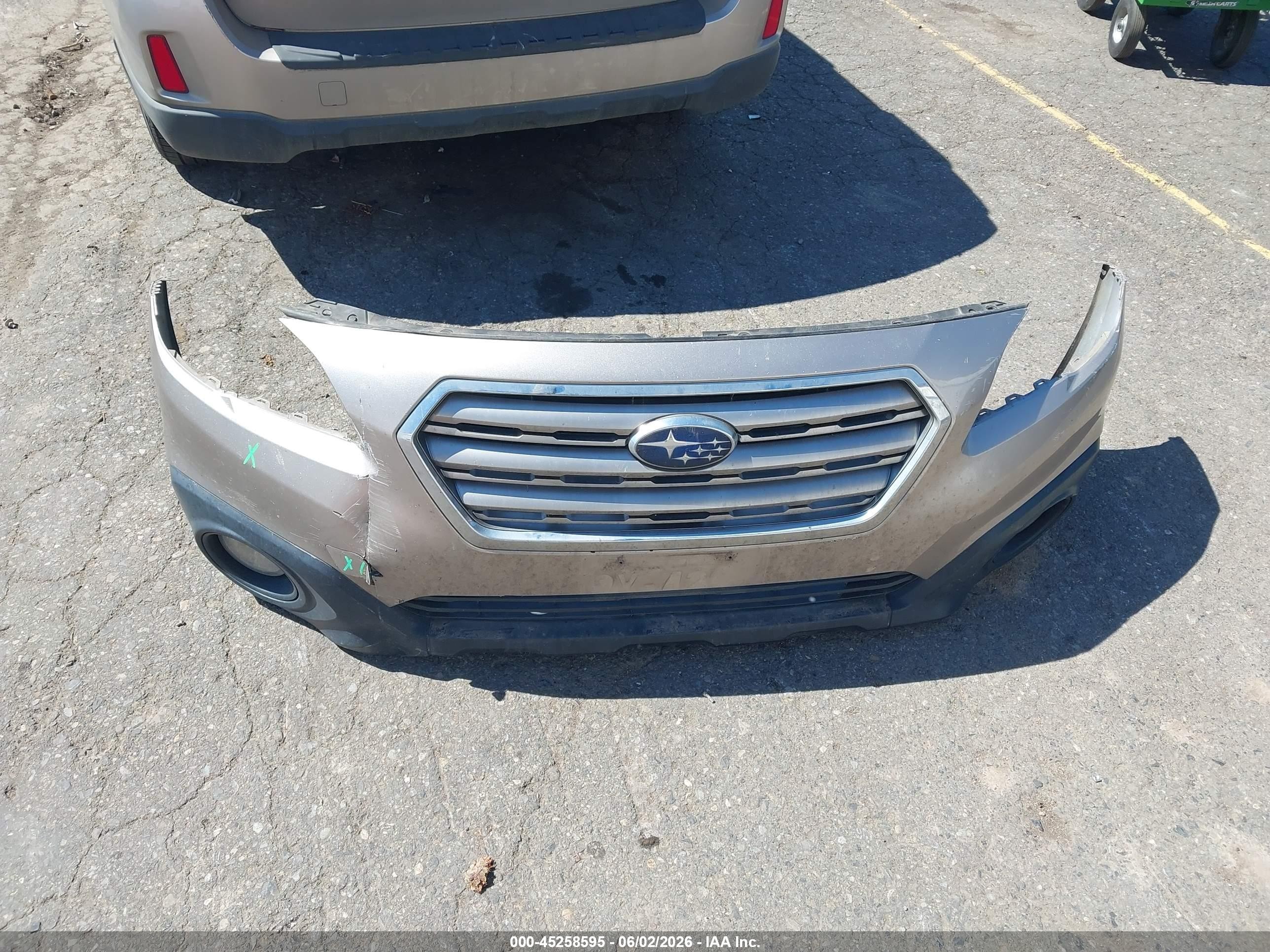 2015 Subaru Outback 2.5i Limited Gold vin: 4S4BSANC4F3285929
