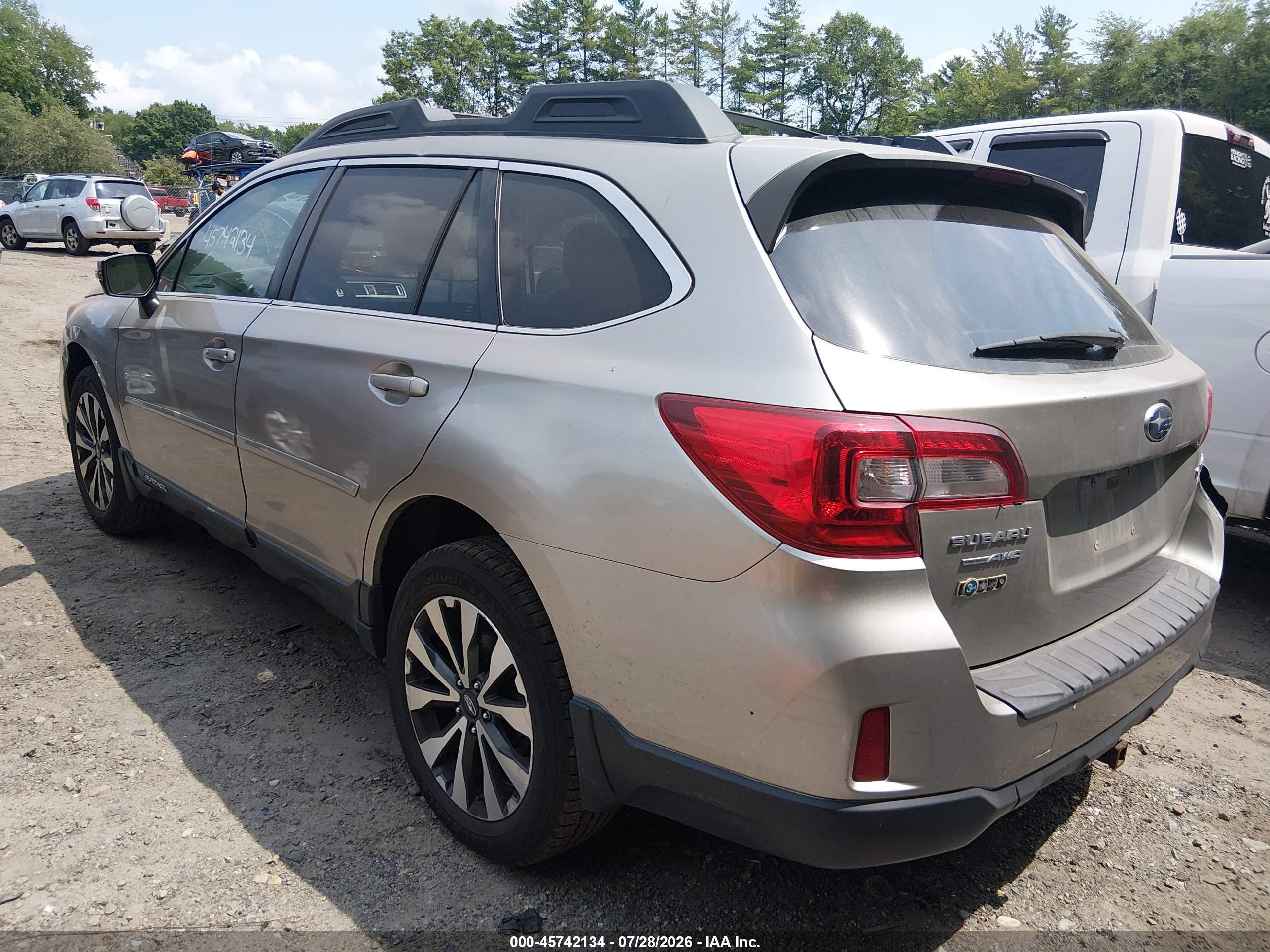 2015 Subaru Outback 2.5i Limited Желто-коричневый vin: 4S4BSANC4F3334398