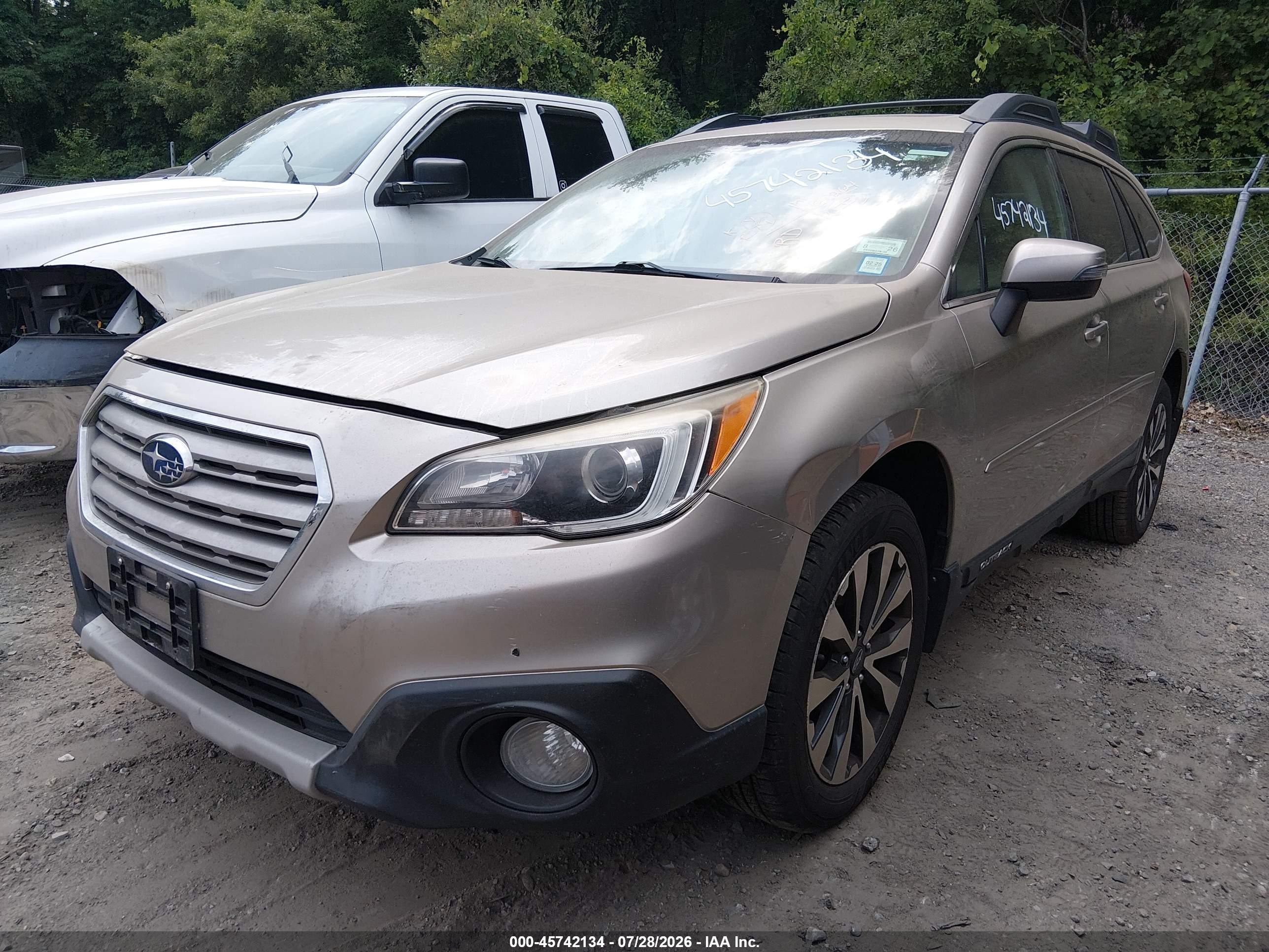 2015 Subaru Outback 2.5i Limited Желто-коричневый vin: 4S4BSANC4F3334398