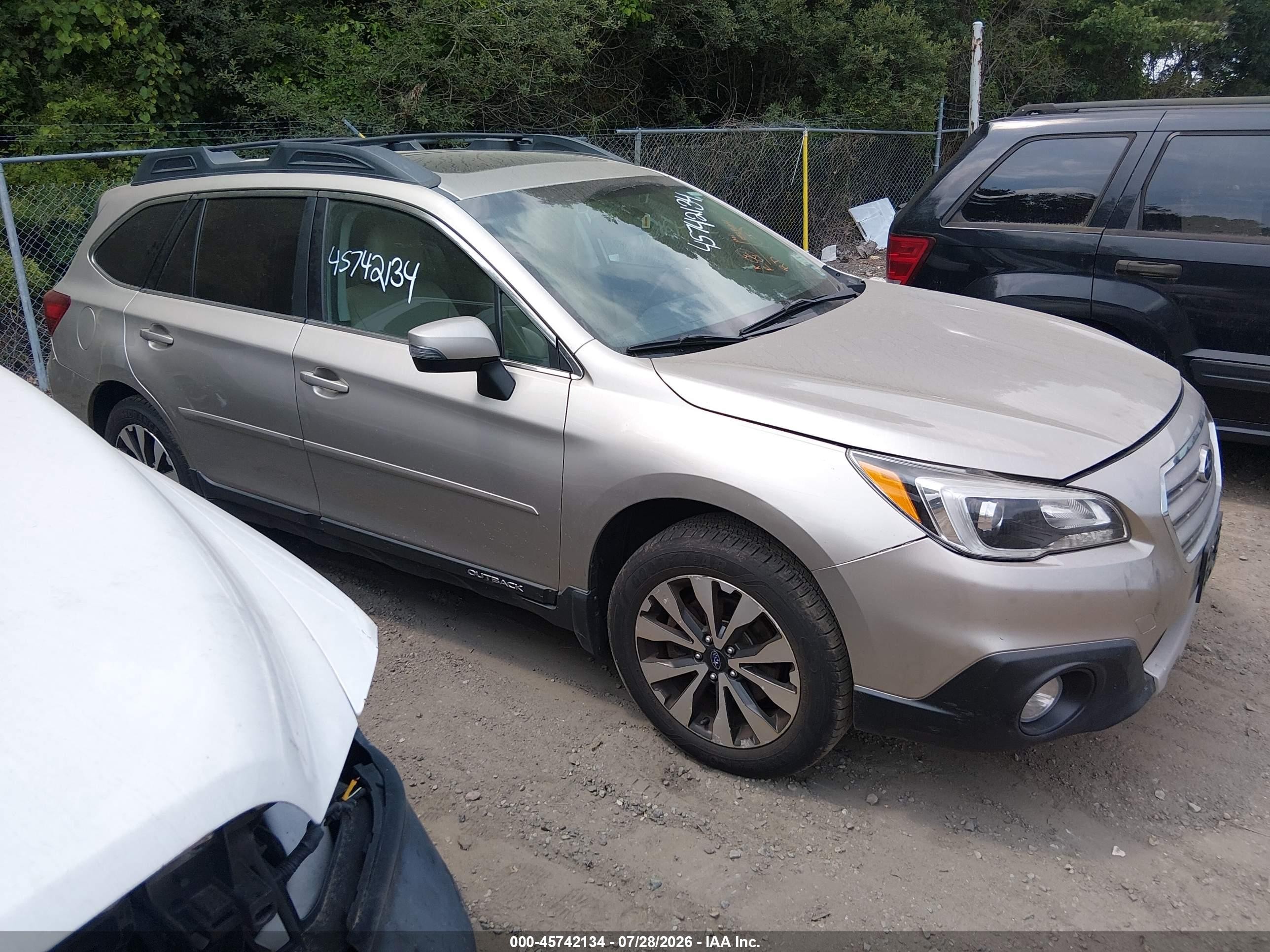 2015 Subaru Outback 2.5i Limited Желто-коричневый vin: 4S4BSANC4F3334398