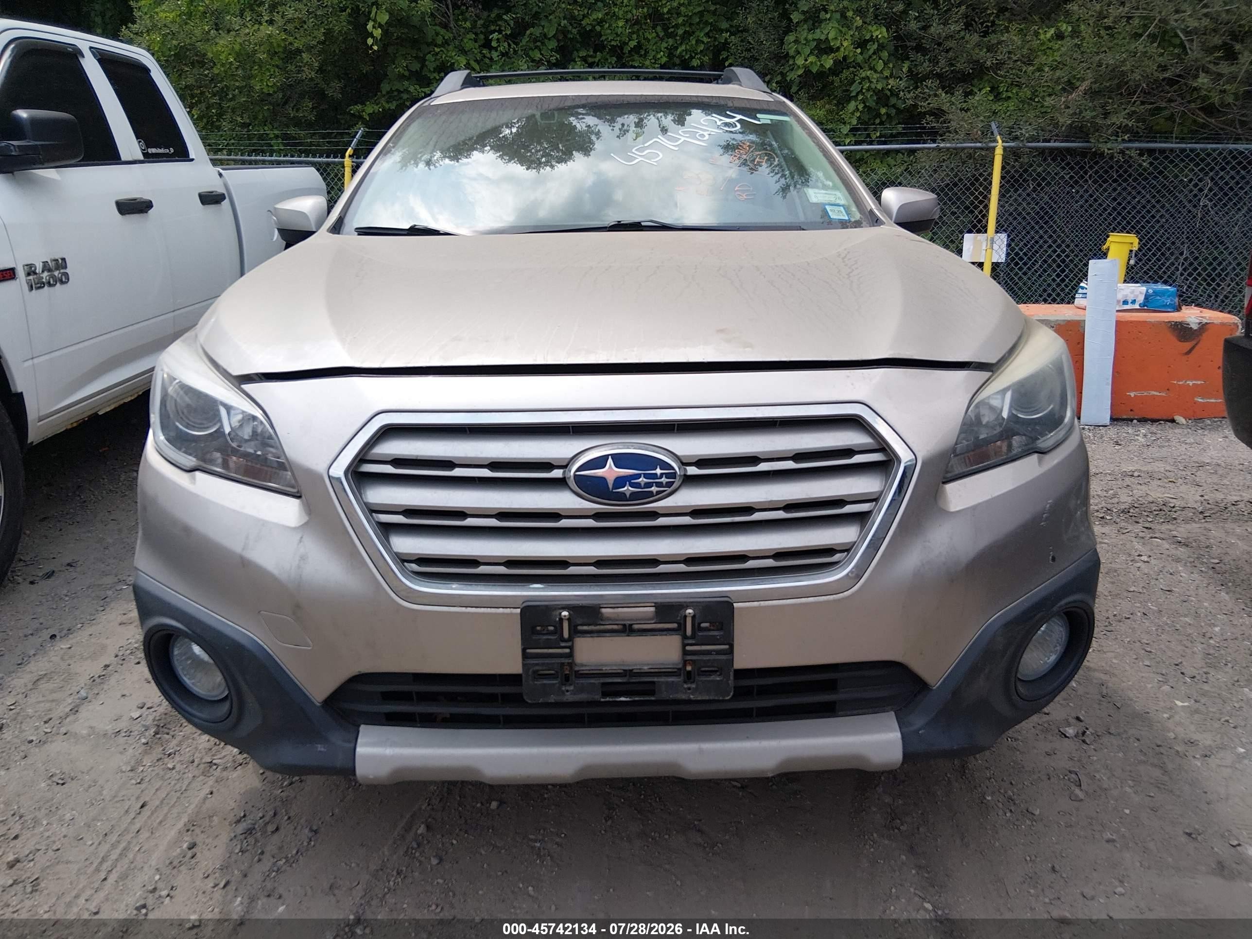 2015 Subaru Outback 2.5i Limited Желто-коричневый vin: 4S4BSANC4F3334398