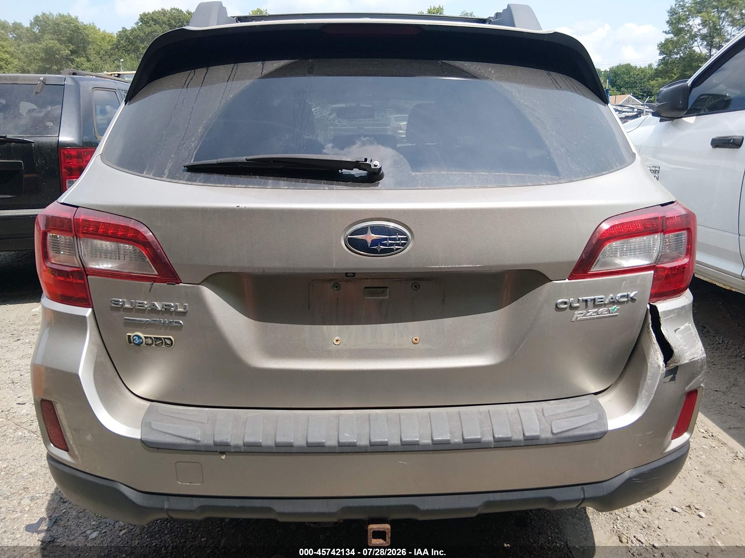 2015 Subaru Outback 2.5i Limited Желто-коричневый vin: 4S4BSANC4F3334398