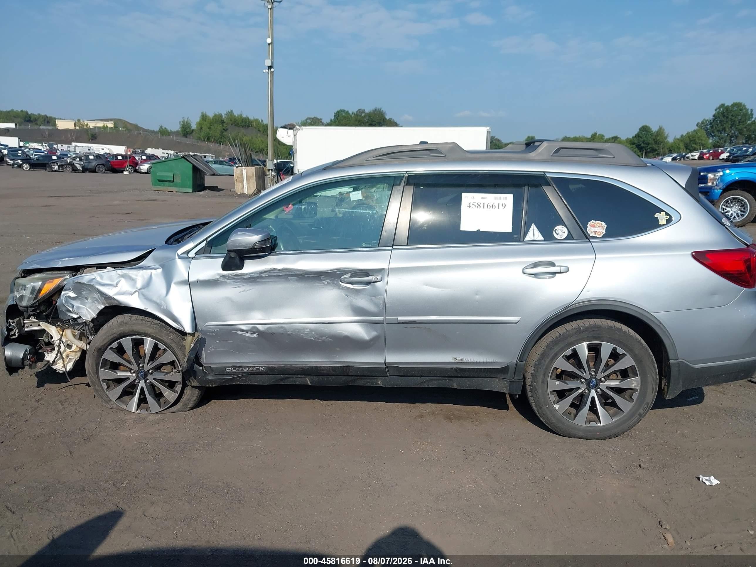 2016 Subaru Outback 2.5i Limited Silver vin: 4S4BSANC4G3227076