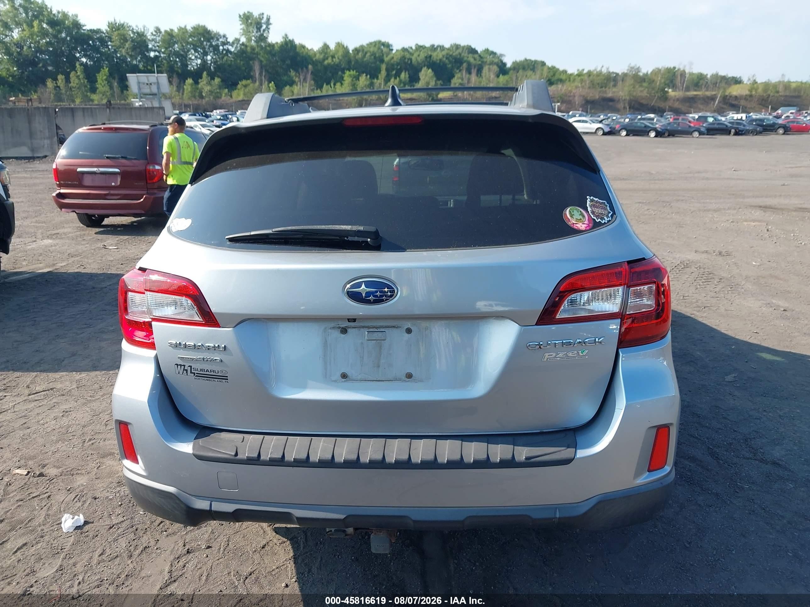 2016 Subaru Outback 2.5i Limited Silver vin: 4S4BSANC4G3227076