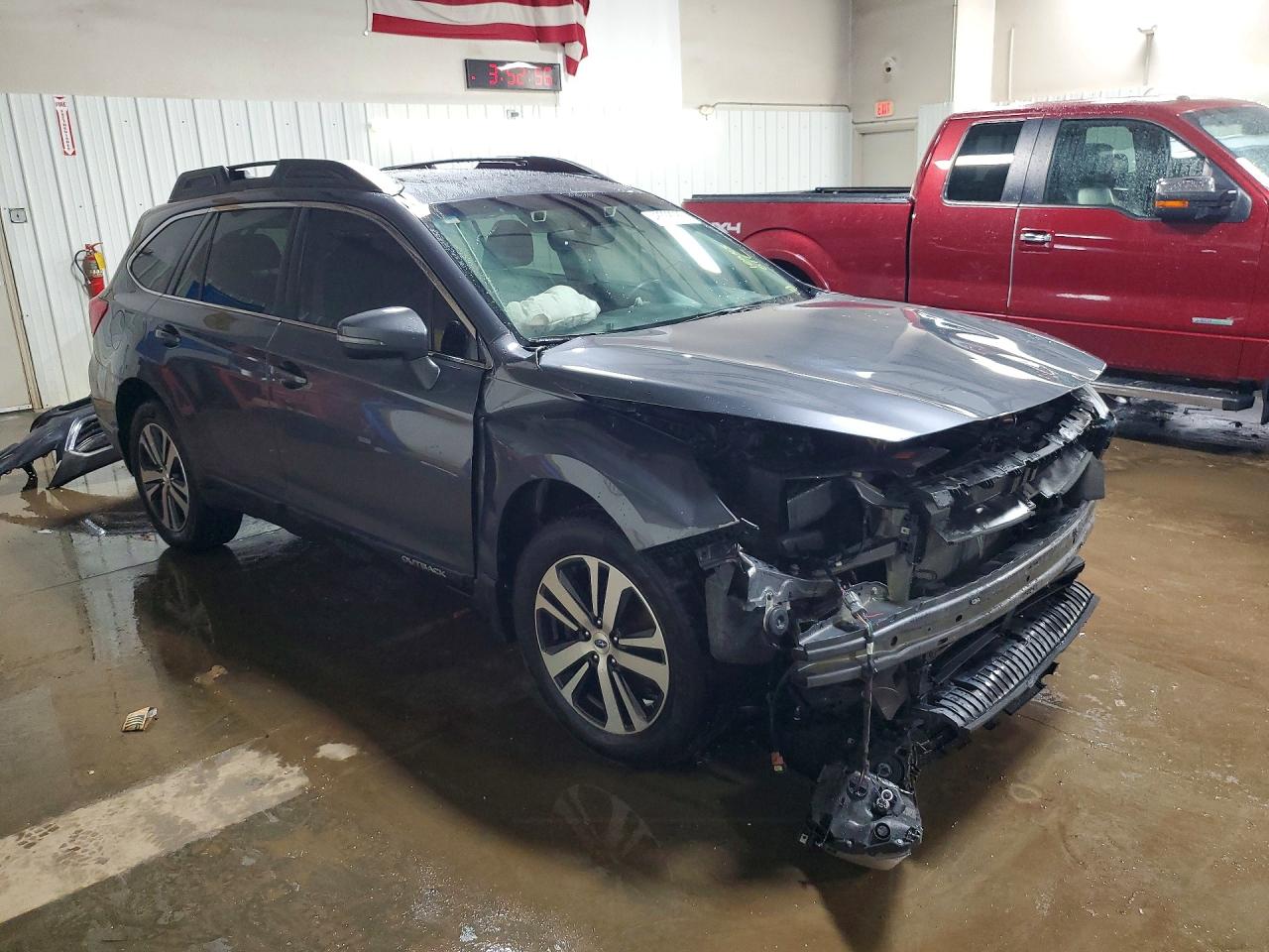 2018 Subaru Outback 2.5i Limited Gray vin: 4S4BSANC4J3205506