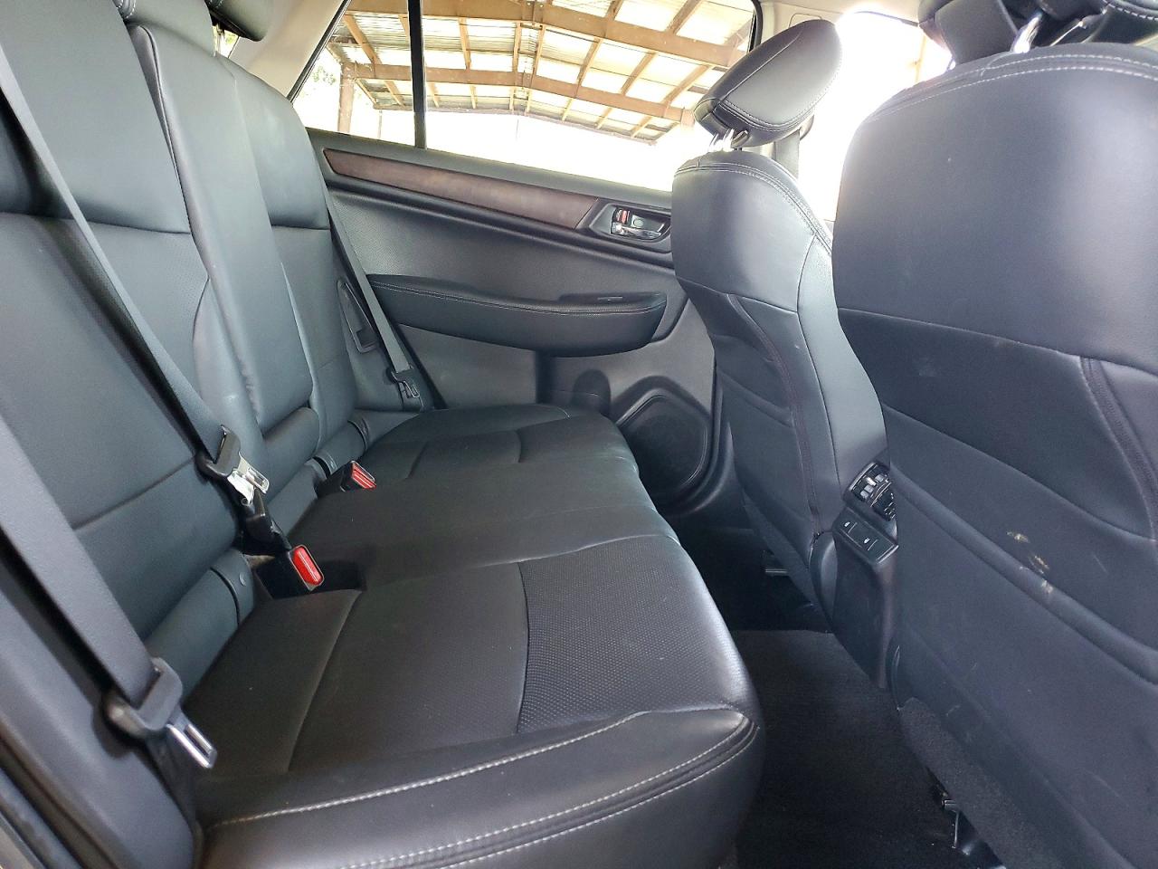 2015 Subaru Outback 2.5i Limited Черный vin: 4S4BSANC5F3242619
