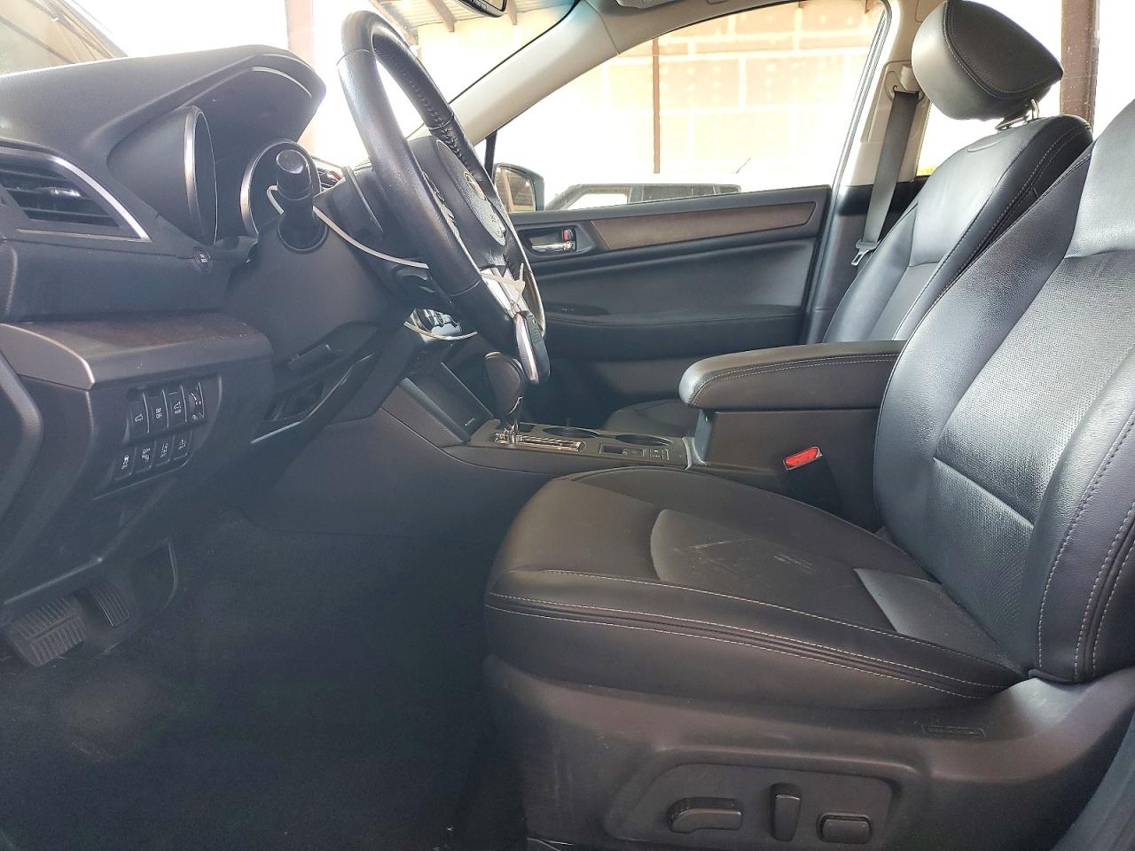 2015 Subaru Outback 2.5i Limited Черный vin: 4S4BSANC5F3242619