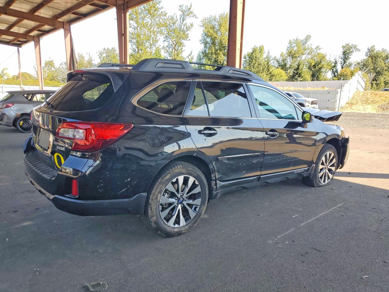 2015 Subaru Outback 2.5i Limited Черный vin: 4S4BSANC5F3242619
