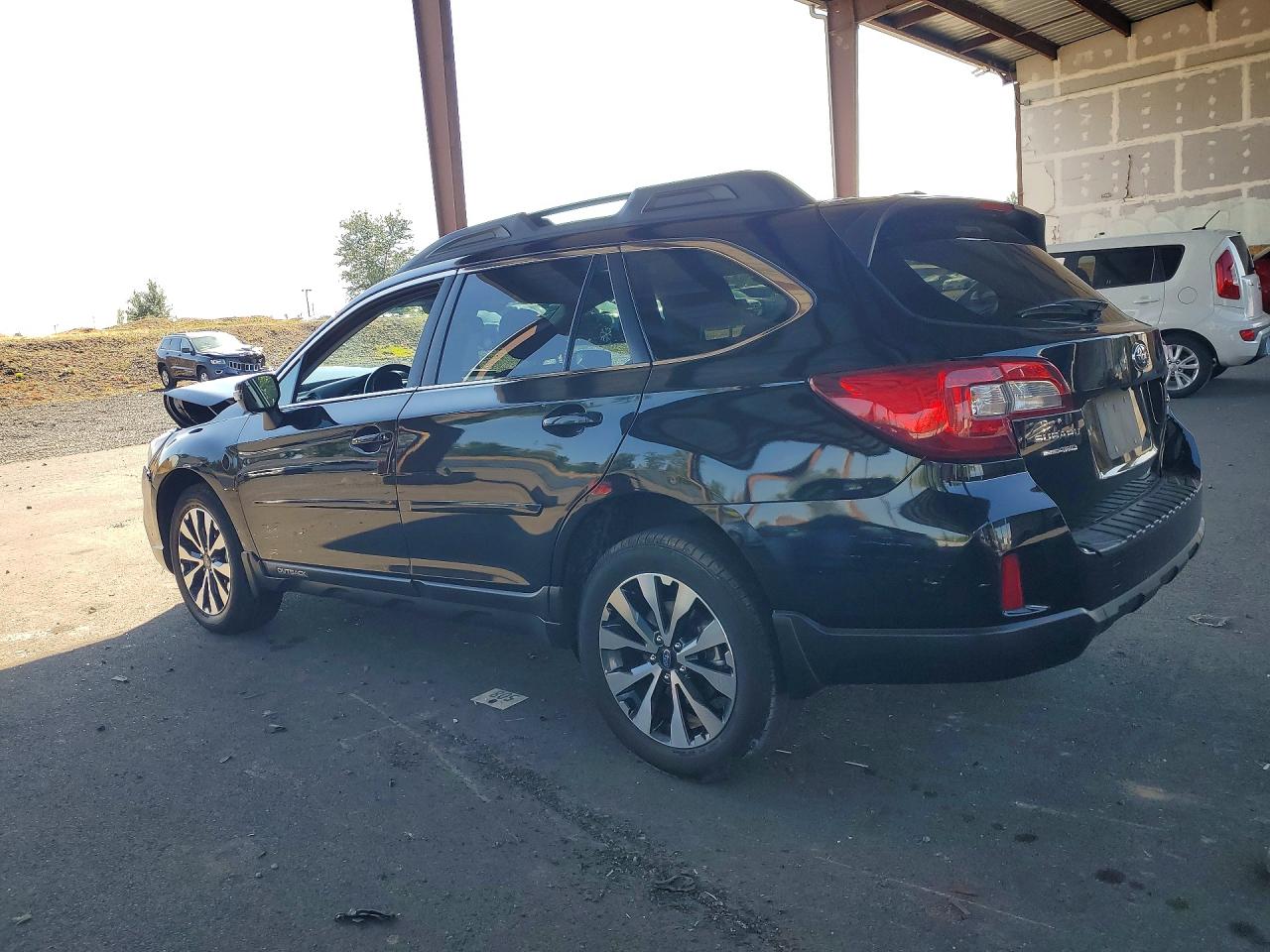 2015 Subaru Outback 2.5i Limited Черный vin: 4S4BSANC5F3242619