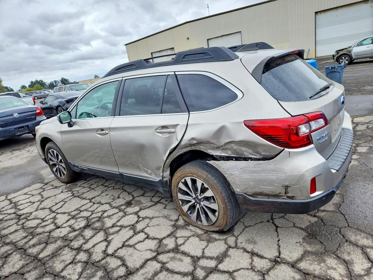 2017 Subaru Outback 2.5i Limited Tan vin: 4S4BSANC5H3343274