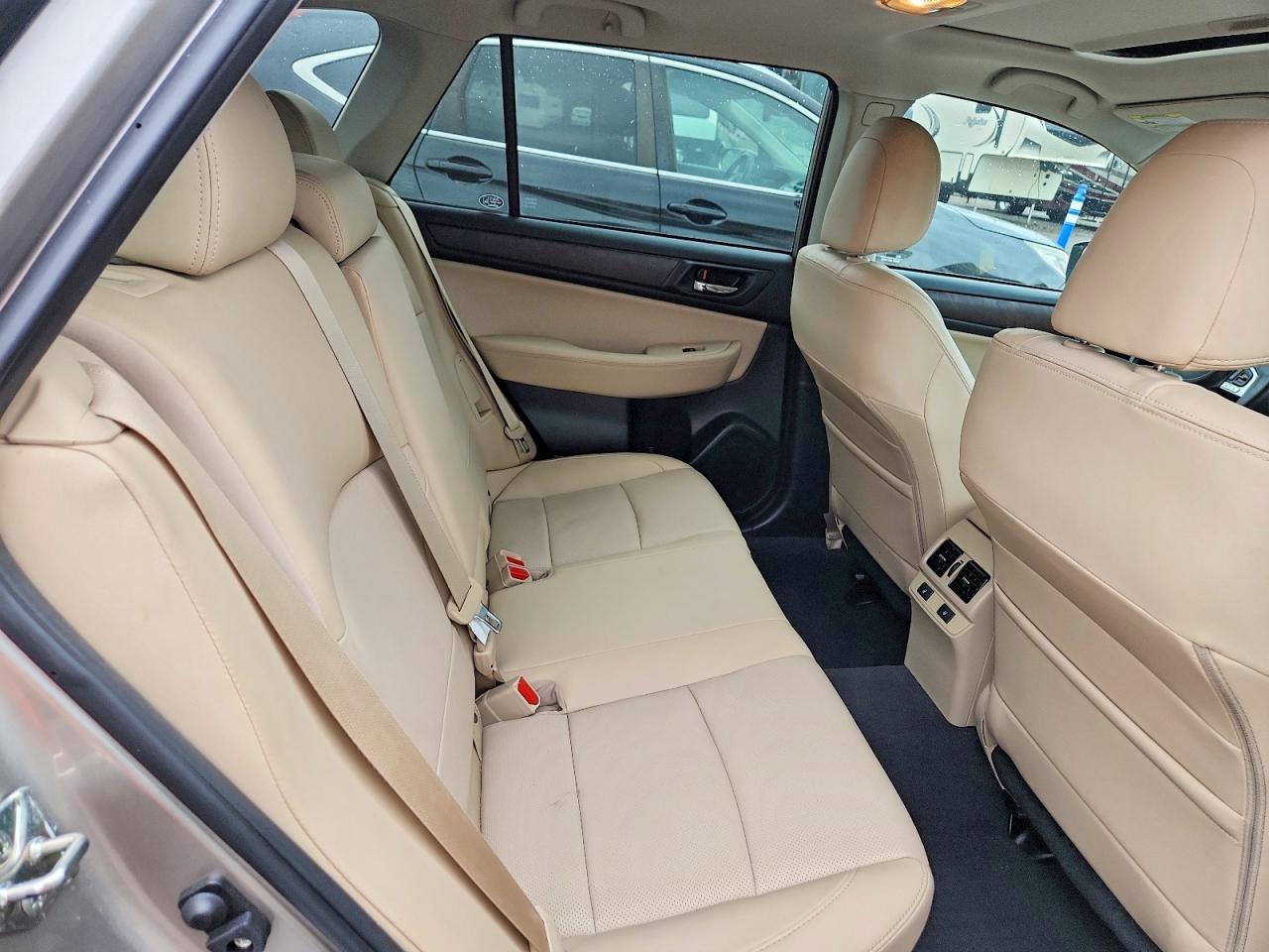 2017 Subaru Outback 2.5i Limited Tan vin: 4S4BSANC5H3343274