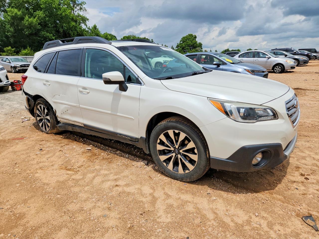 2016 Subaru Outback 2.5i Limited White vin: 4S4BSANC6G3332637