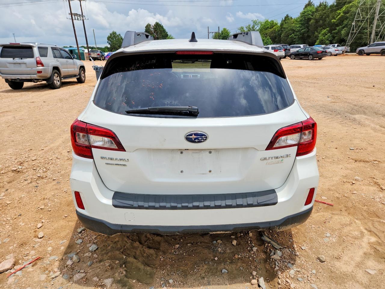 2016 Subaru Outback 2.5i Limited White vin: 4S4BSANC6G3332637