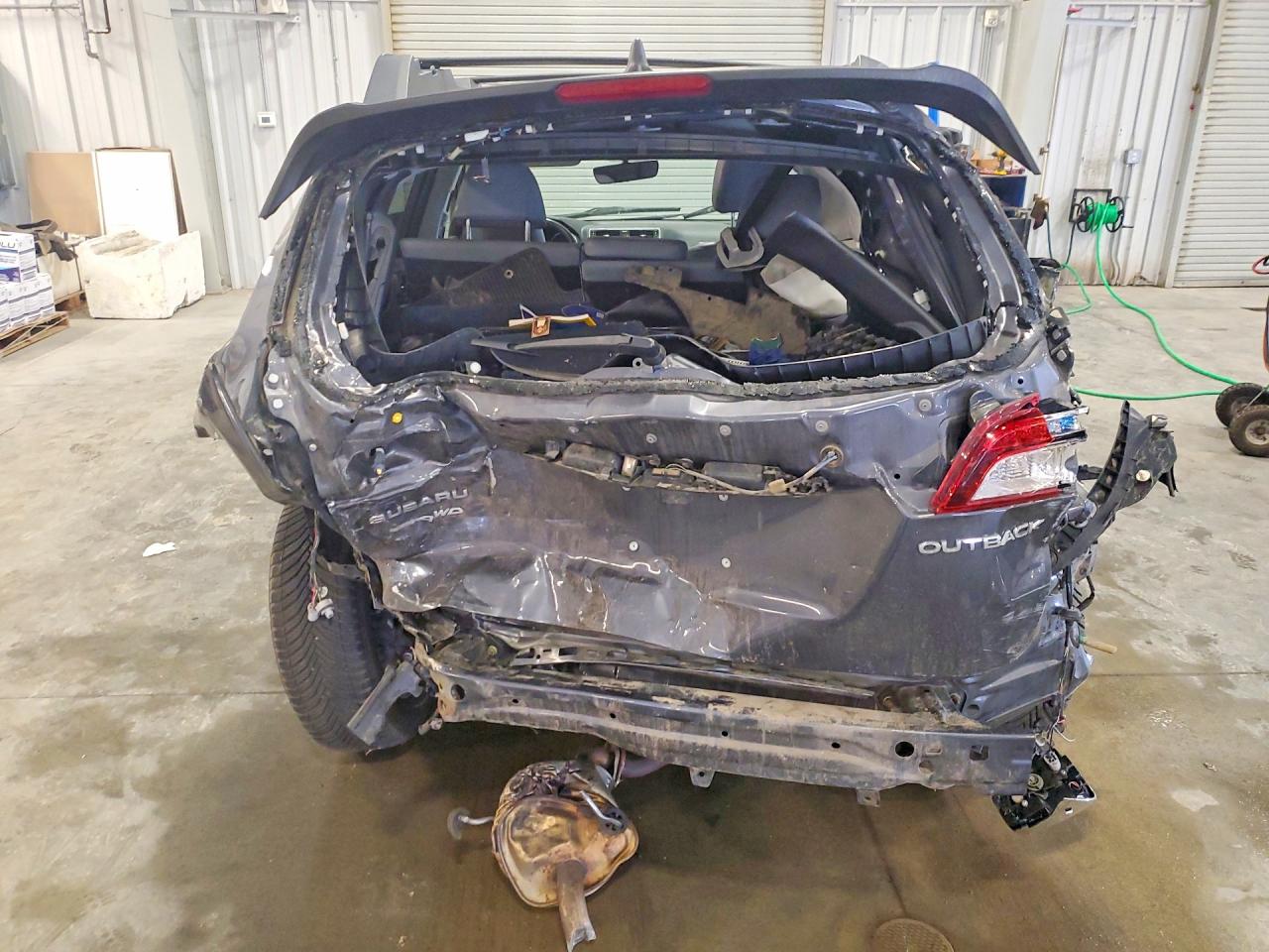 2019 Subaru Outback 2.5i Limited Gray vin: 4S4BSANC6K3354579