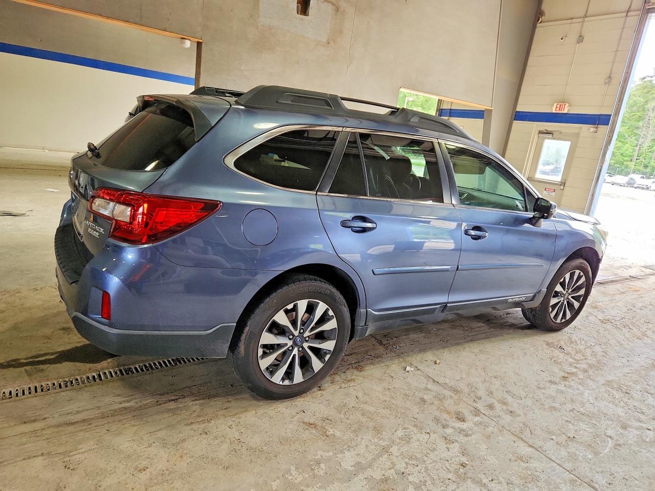 2015 Subaru Outback 2.5i Limited Blue vin: 4S4BSANC7F3272947