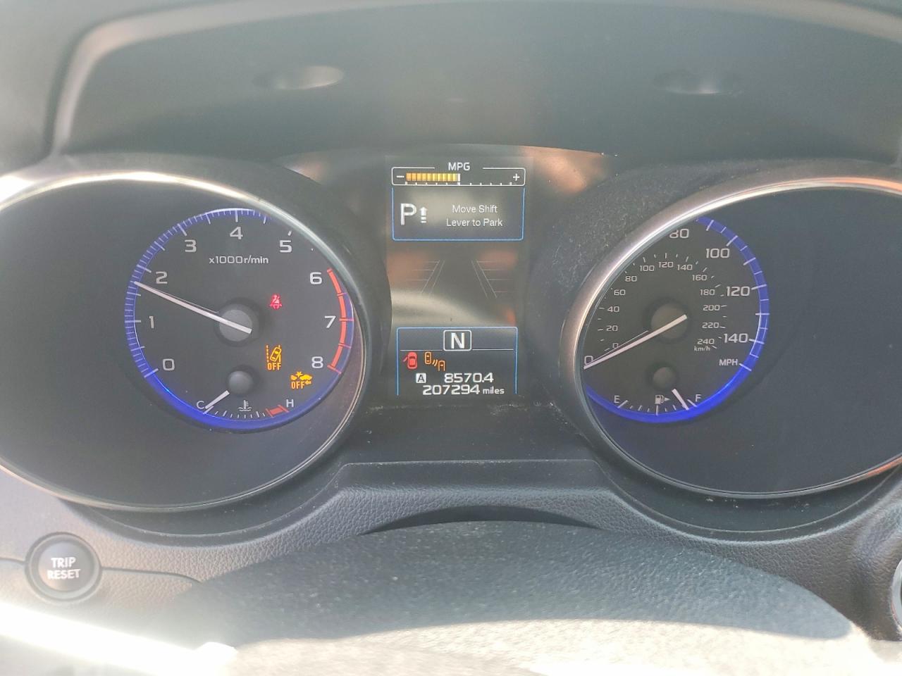 2015 Subaru Outback 2.5i Limited Серебряный vin: 4S4BSANC7F3278912