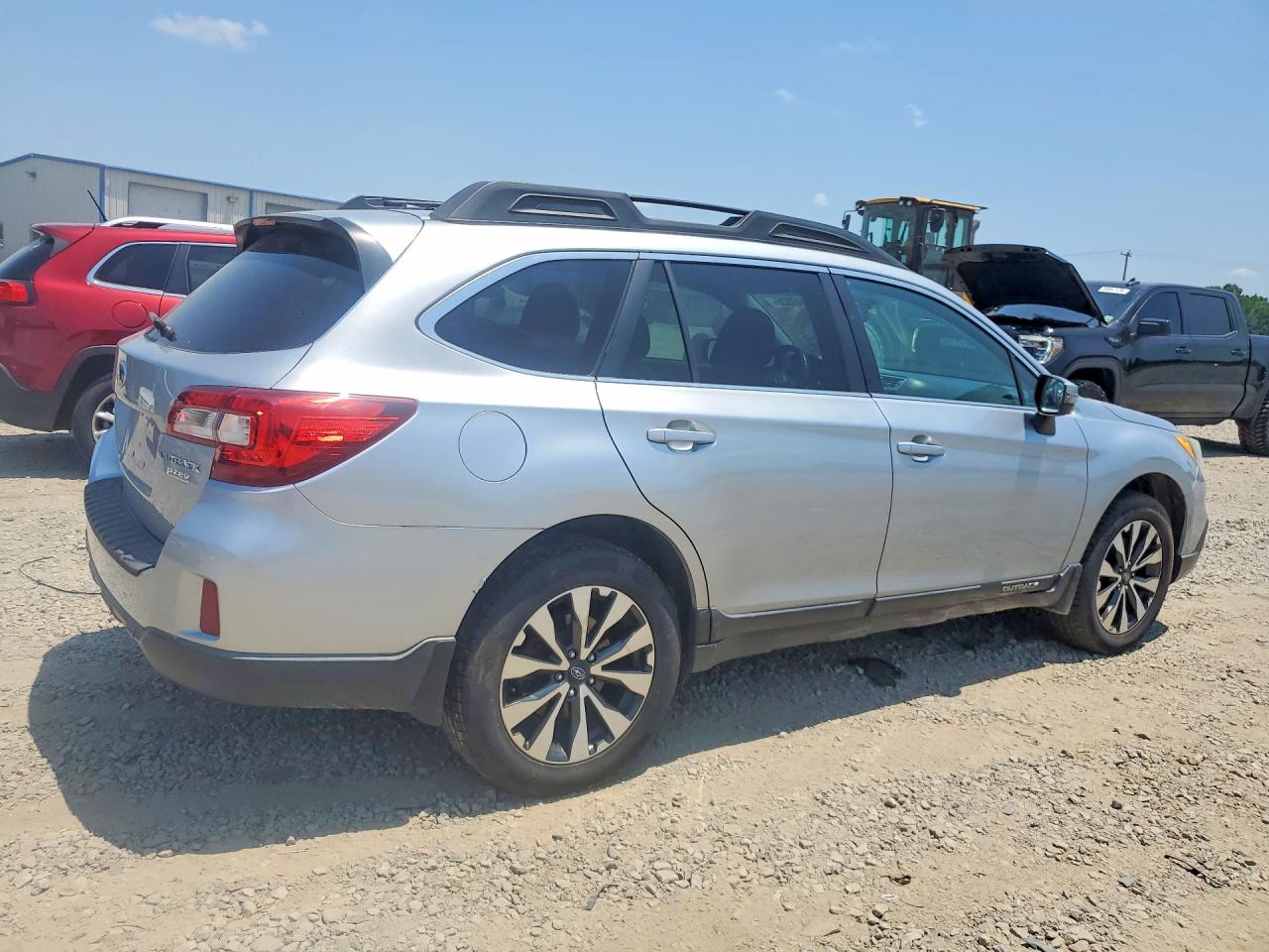 2015 Subaru Outback 2.5i Limited Серебряный vin: 4S4BSANC7F3278912