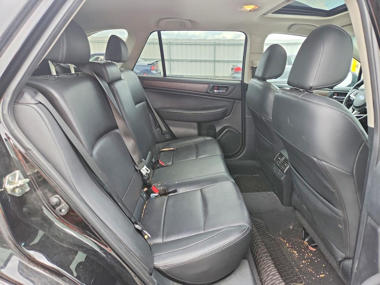 2015 Subaru Outback 2.5i Limited Черный vin: 4S4BSANC7F3321189