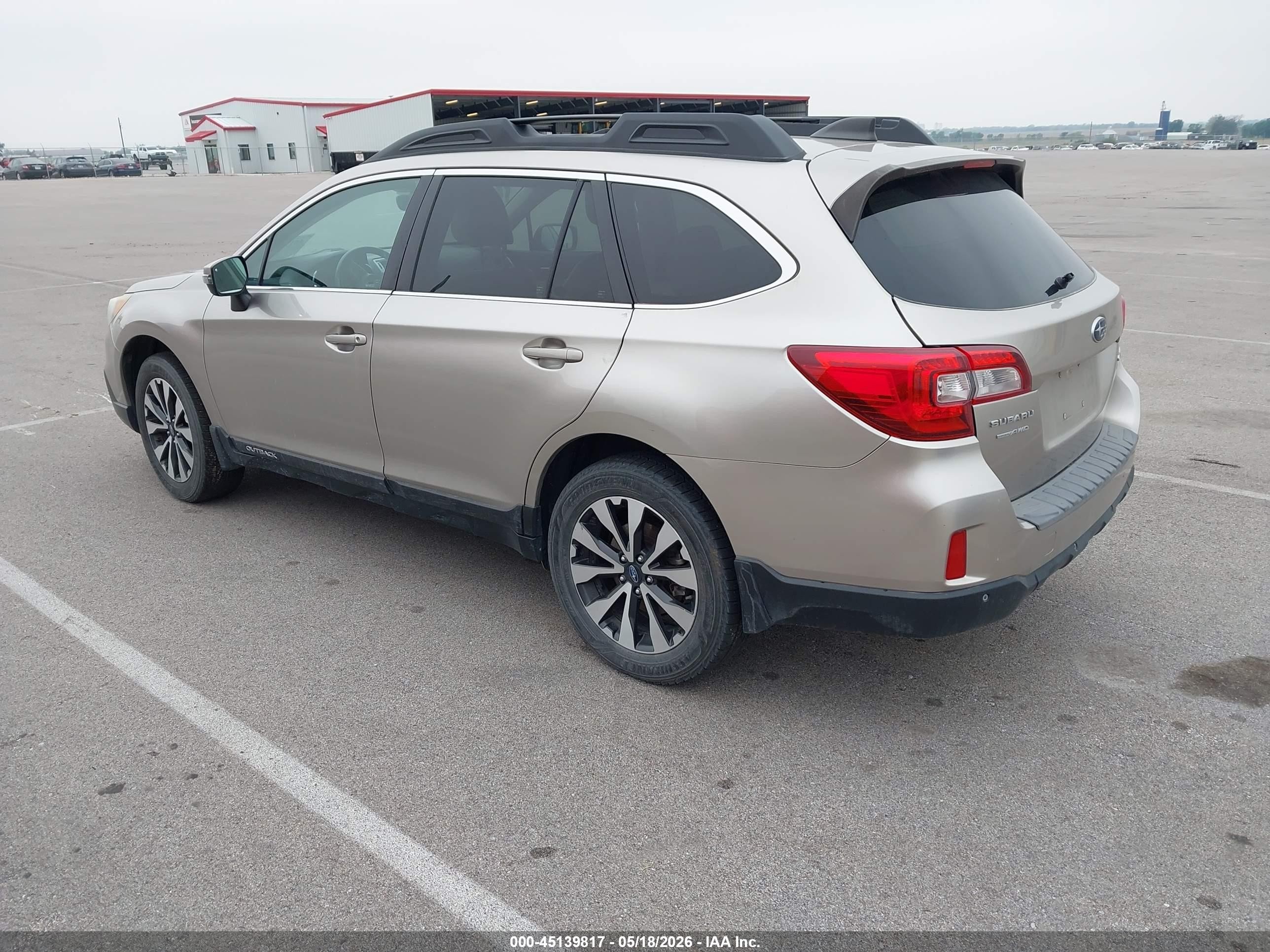 2017 Subaru Outback 2.5i Limited Желто-коричневый vin: 4S4BSANC7H3213674