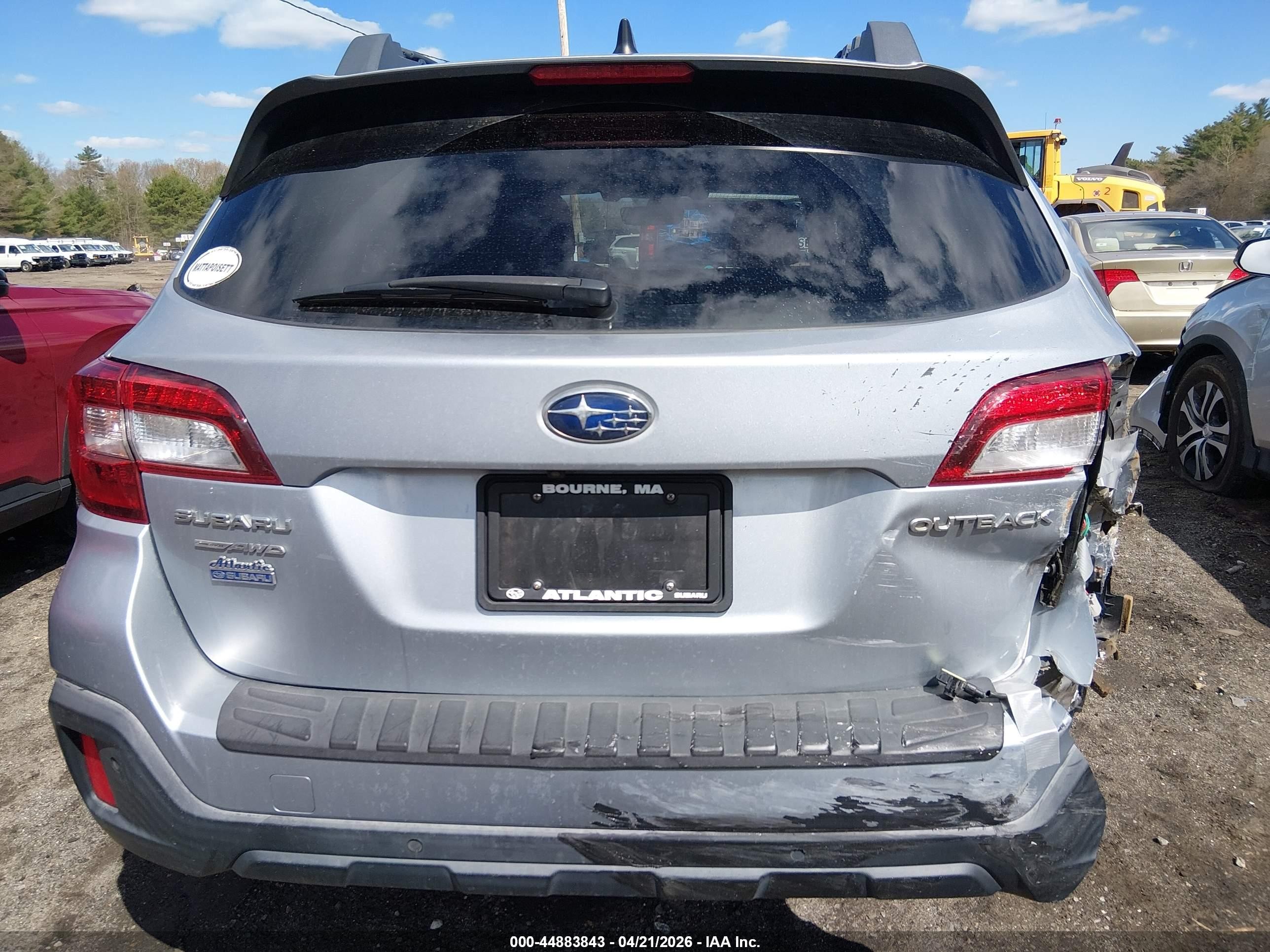 2018 Subaru Outback 2.5i Limited Silver vin: 4S4BSANC7J3296299