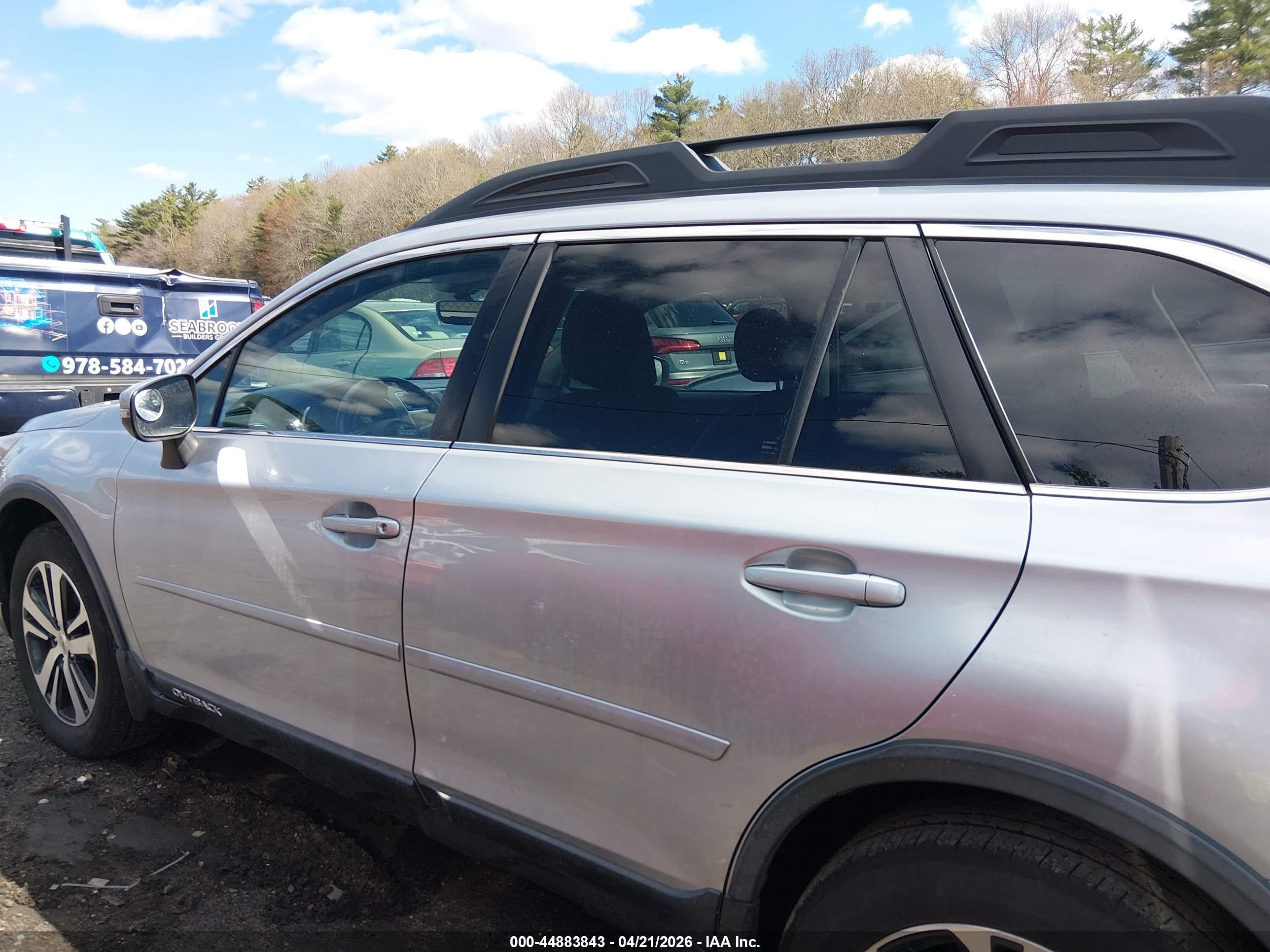 2018 Subaru Outback 2.5i Limited Silver vin: 4S4BSANC7J3296299