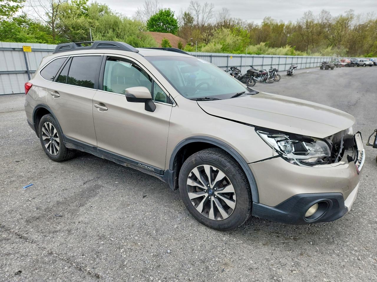 2015 Subaru Outback 2.5i Limited Tan vin: 4S4BSANC8F3297954