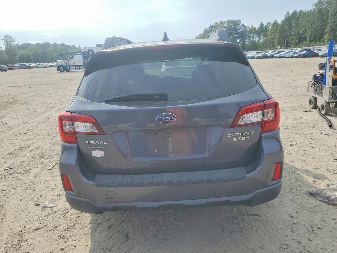 2016 Subaru Outback 2.5i Limited Gray vin: 4S4BSANC8G3318531