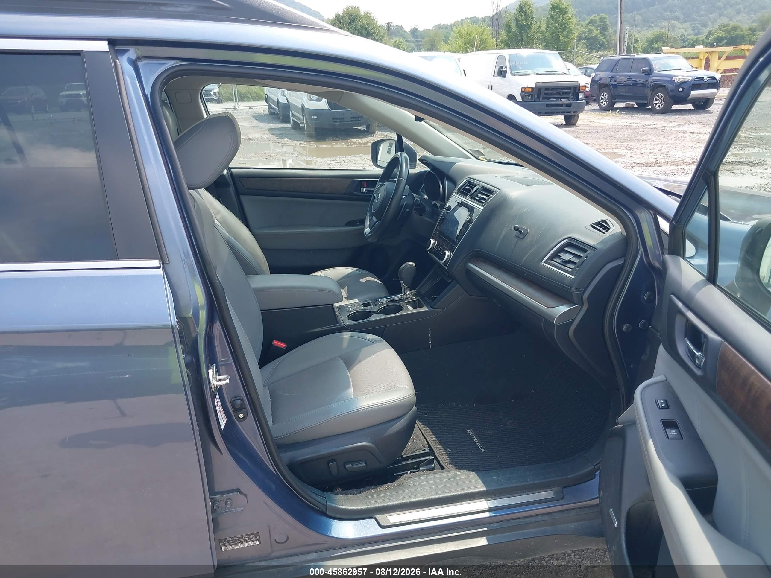 2018 Subaru Outback 2.5i Limited Blue vin: 4S4BSANC8J3206609