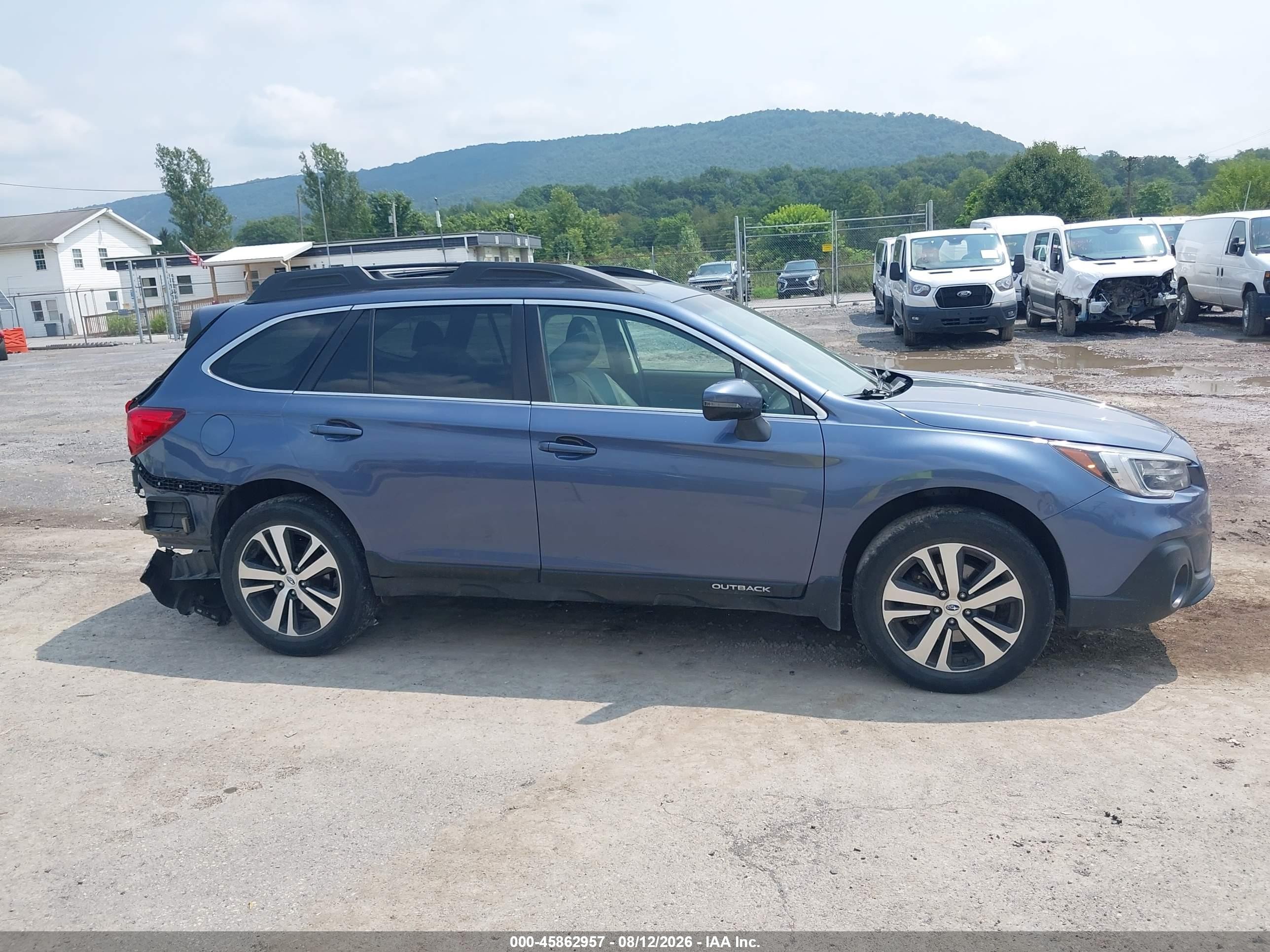 2018 Subaru Outback 2.5i Limited Blue vin: 4S4BSANC8J3206609