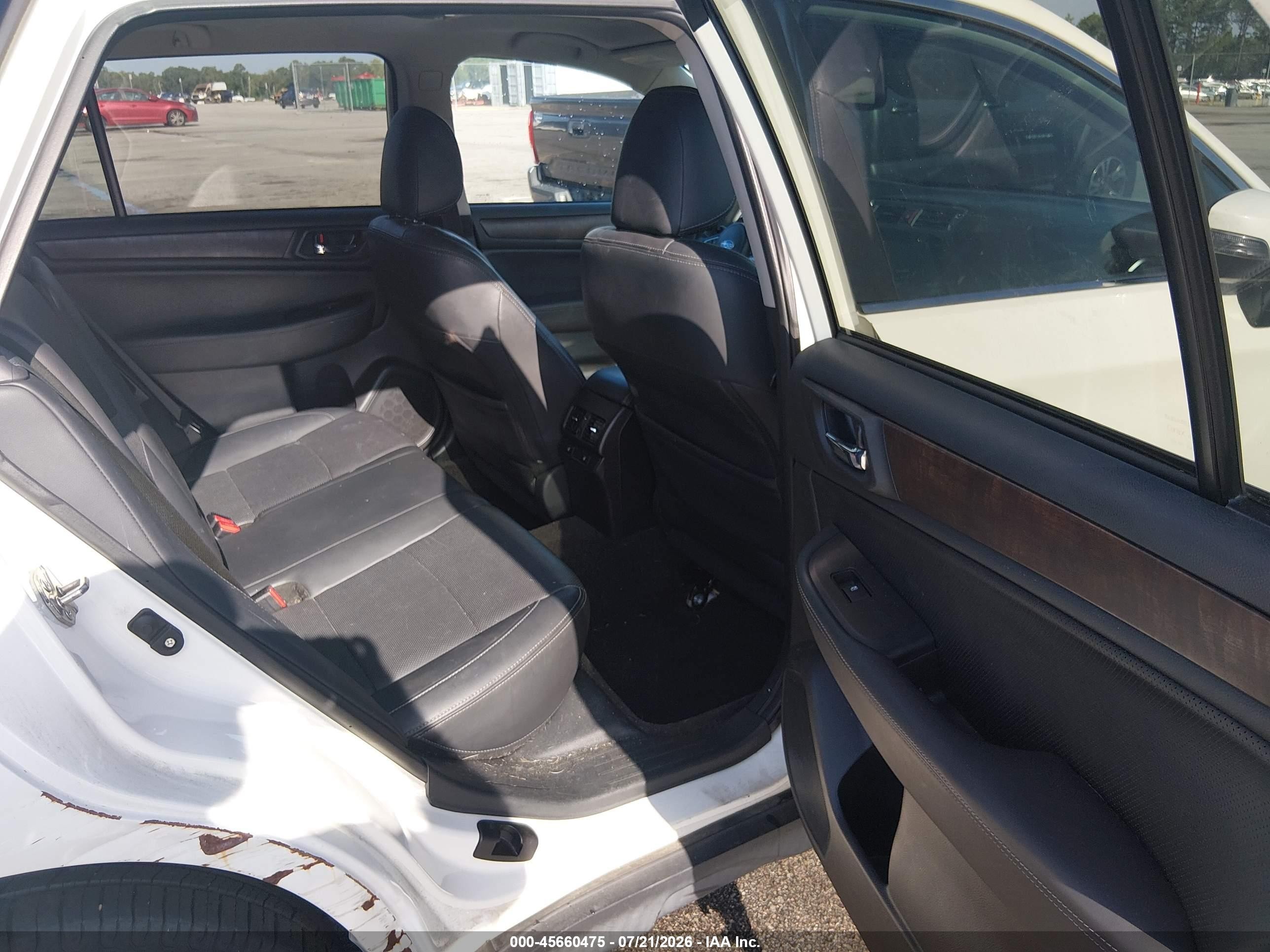 2015 Subaru Outback 2.5i Limited White vin: 4S4BSANC9F3244258
