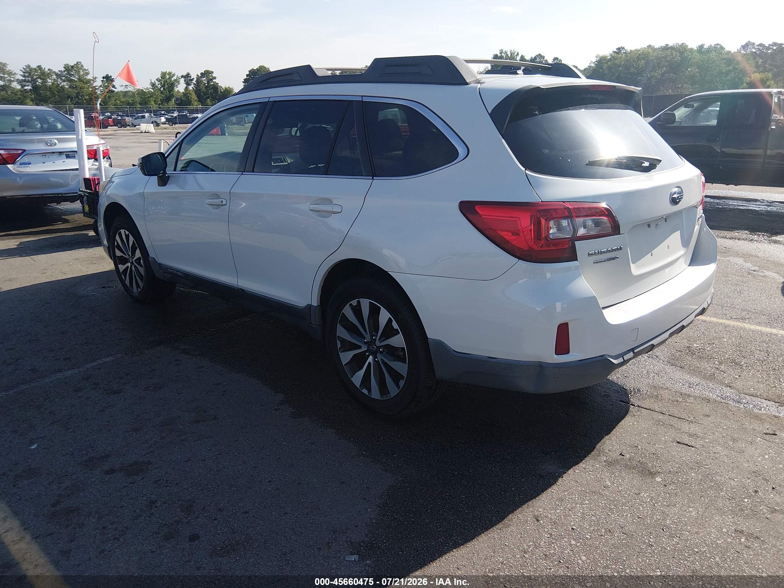 2015 Subaru Outback 2.5i Limited White vin: 4S4BSANC9F3244258