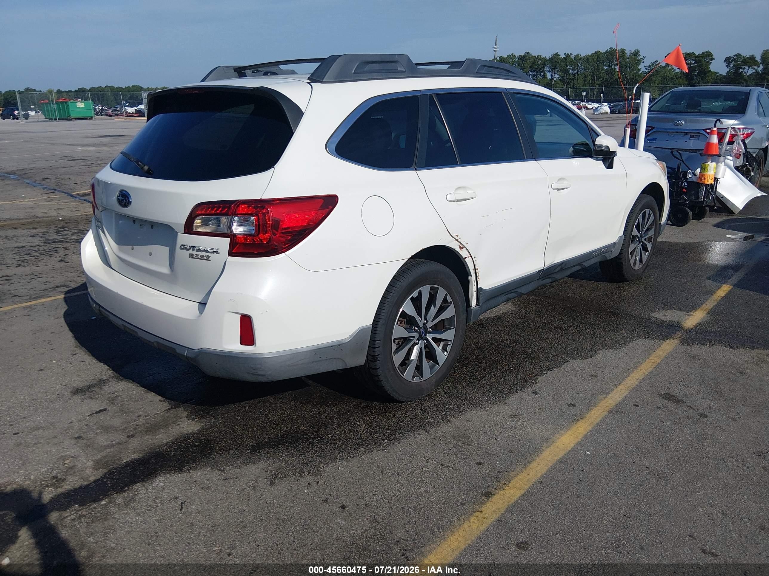 2015 Subaru Outback 2.5i Limited White vin: 4S4BSANC9F3244258