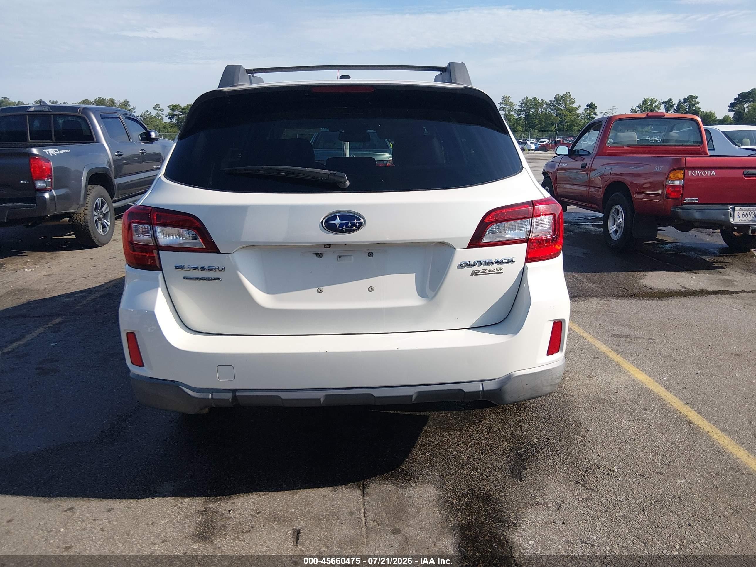 2015 Subaru Outback 2.5i Limited White vin: 4S4BSANC9F3244258